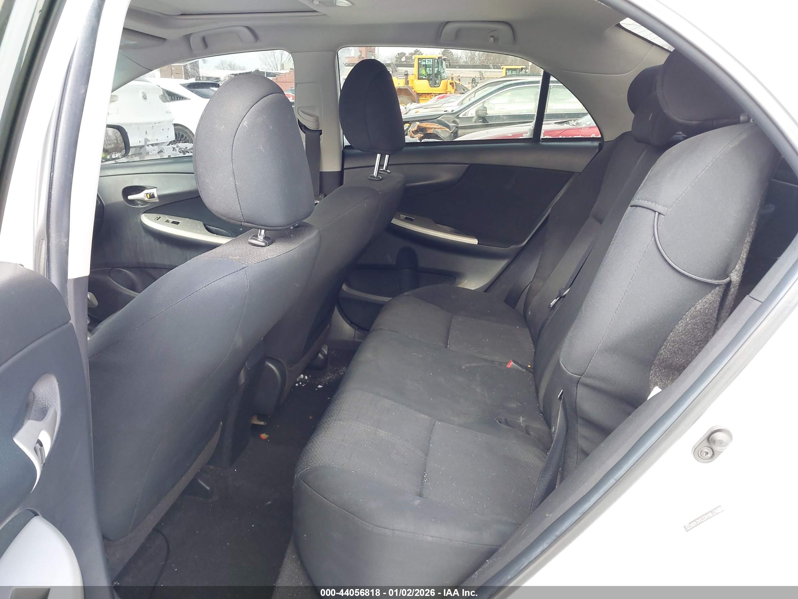 TOYOTA COROLLA image 8