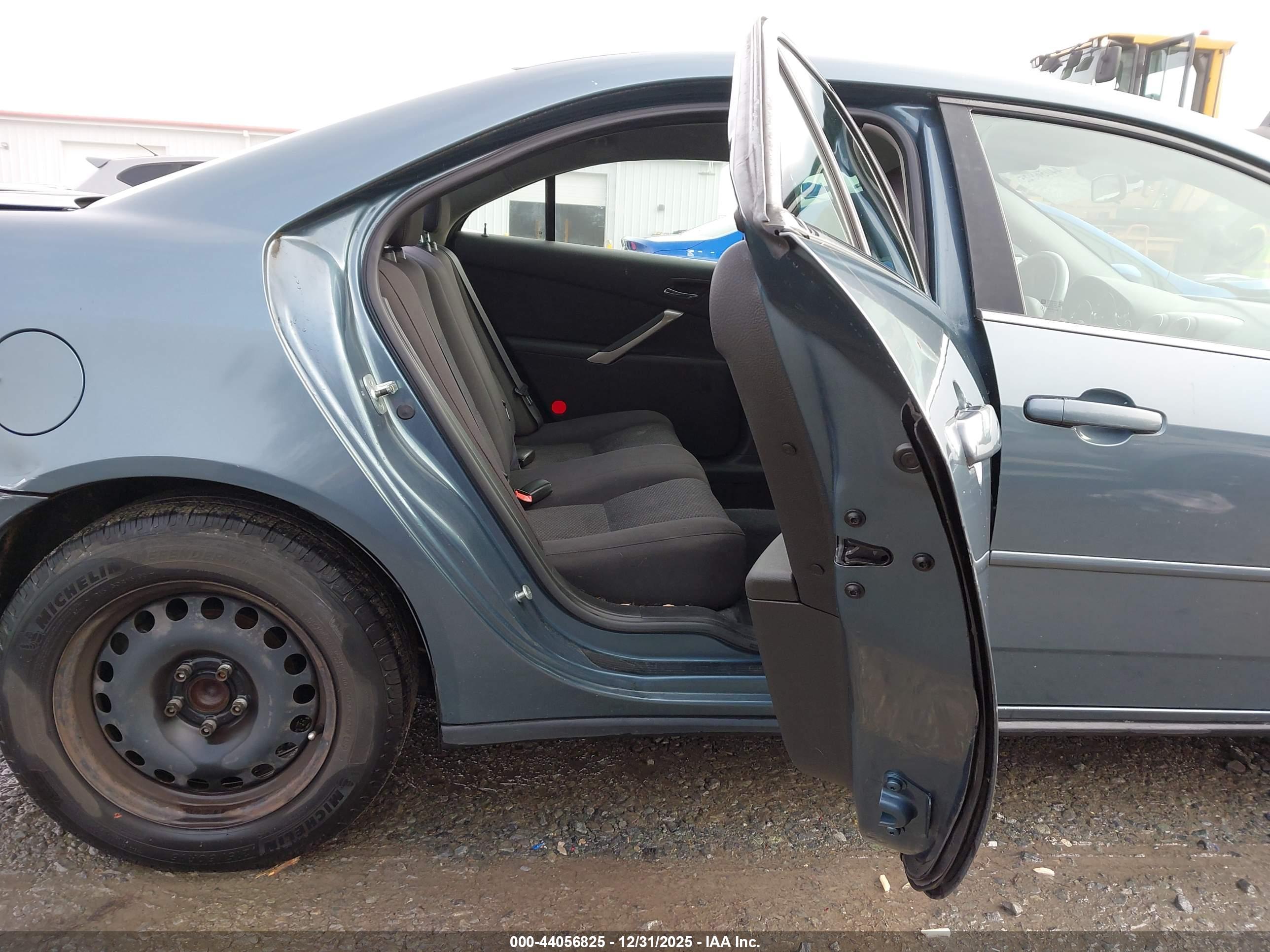 PONTIAC G6 image 8
