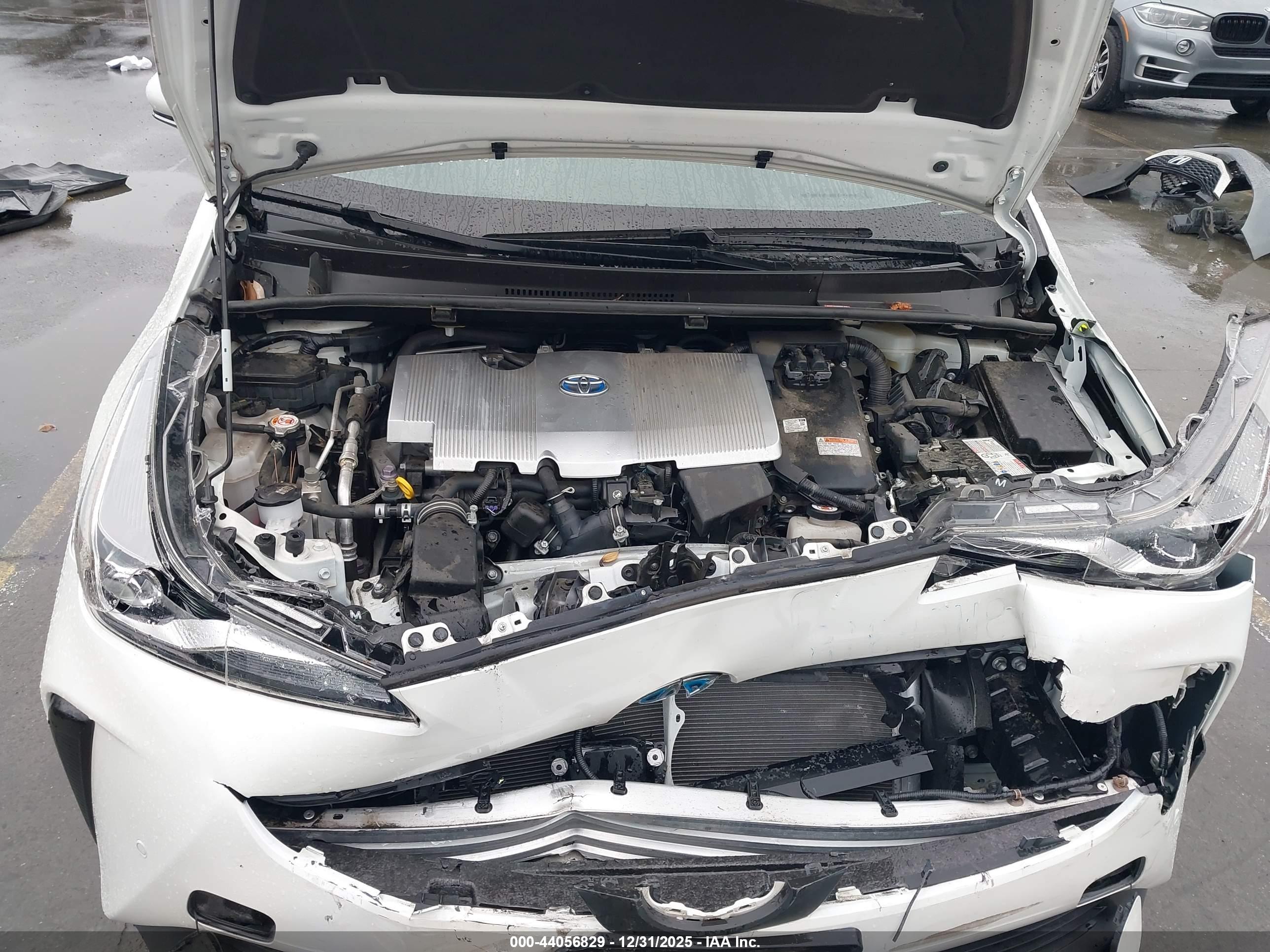 TOYOTA PRIUS image 10