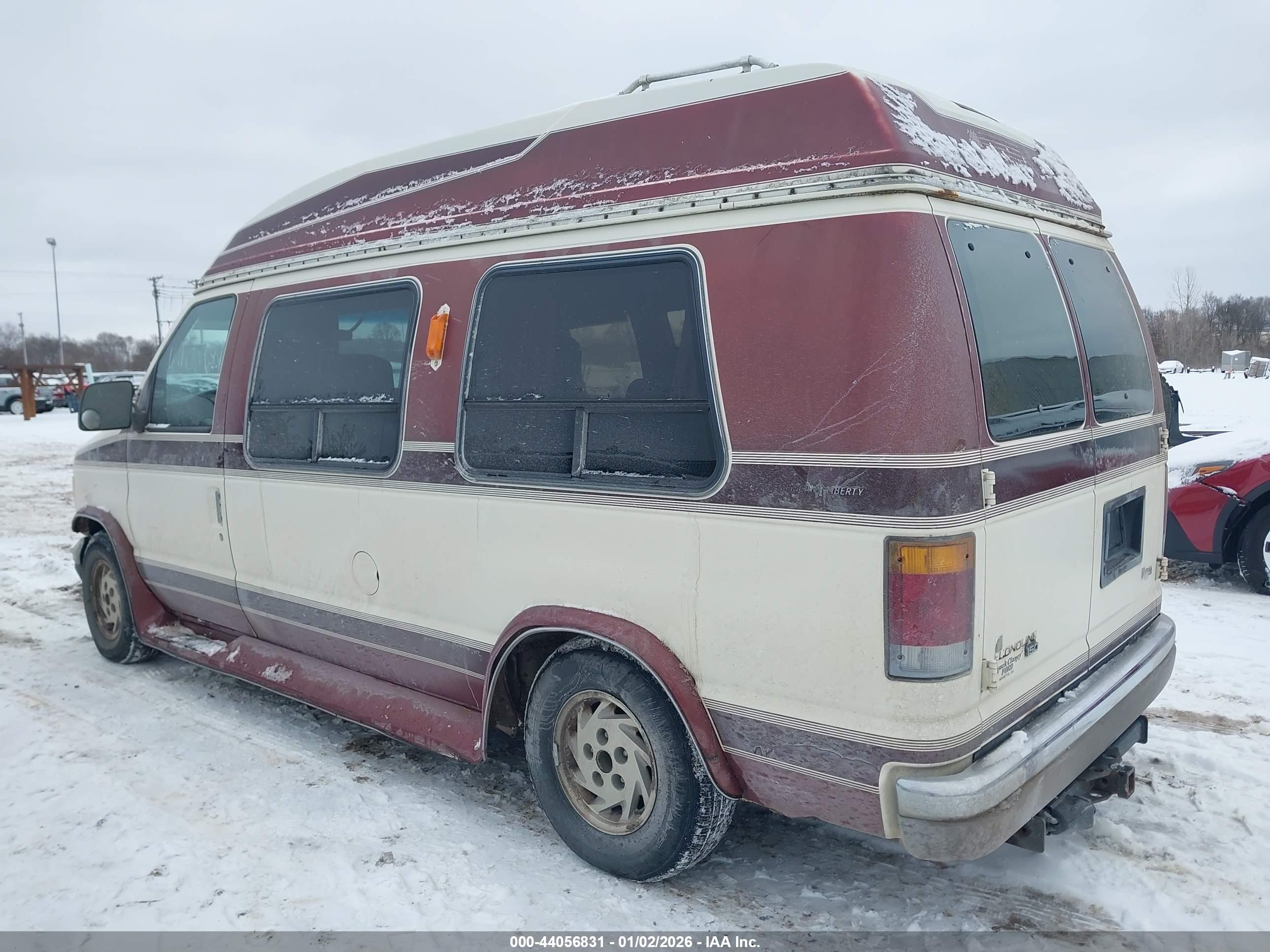 FORD ECONOLINE image 3