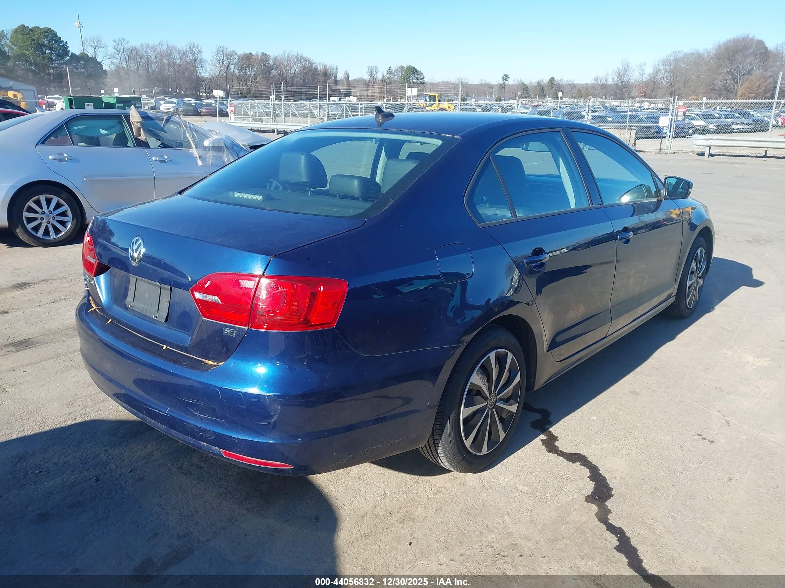 VOLKSWAGEN JETTA image 4