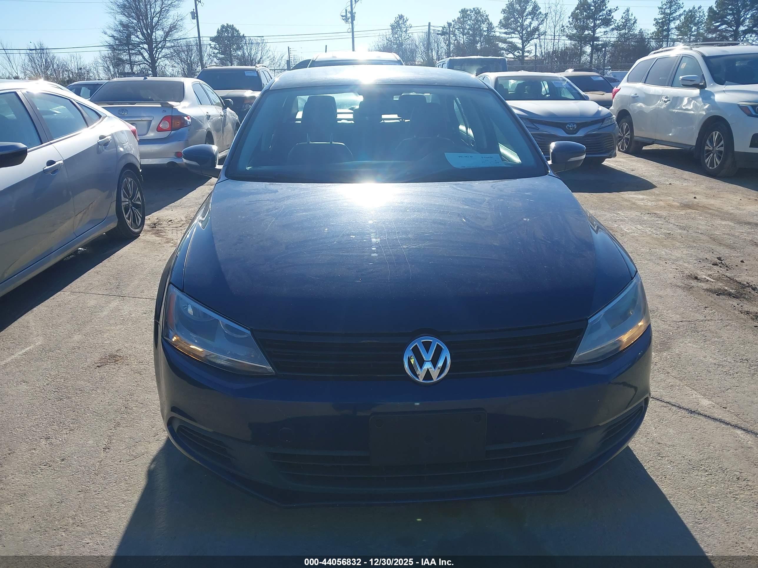 VOLKSWAGEN JETTA image 6