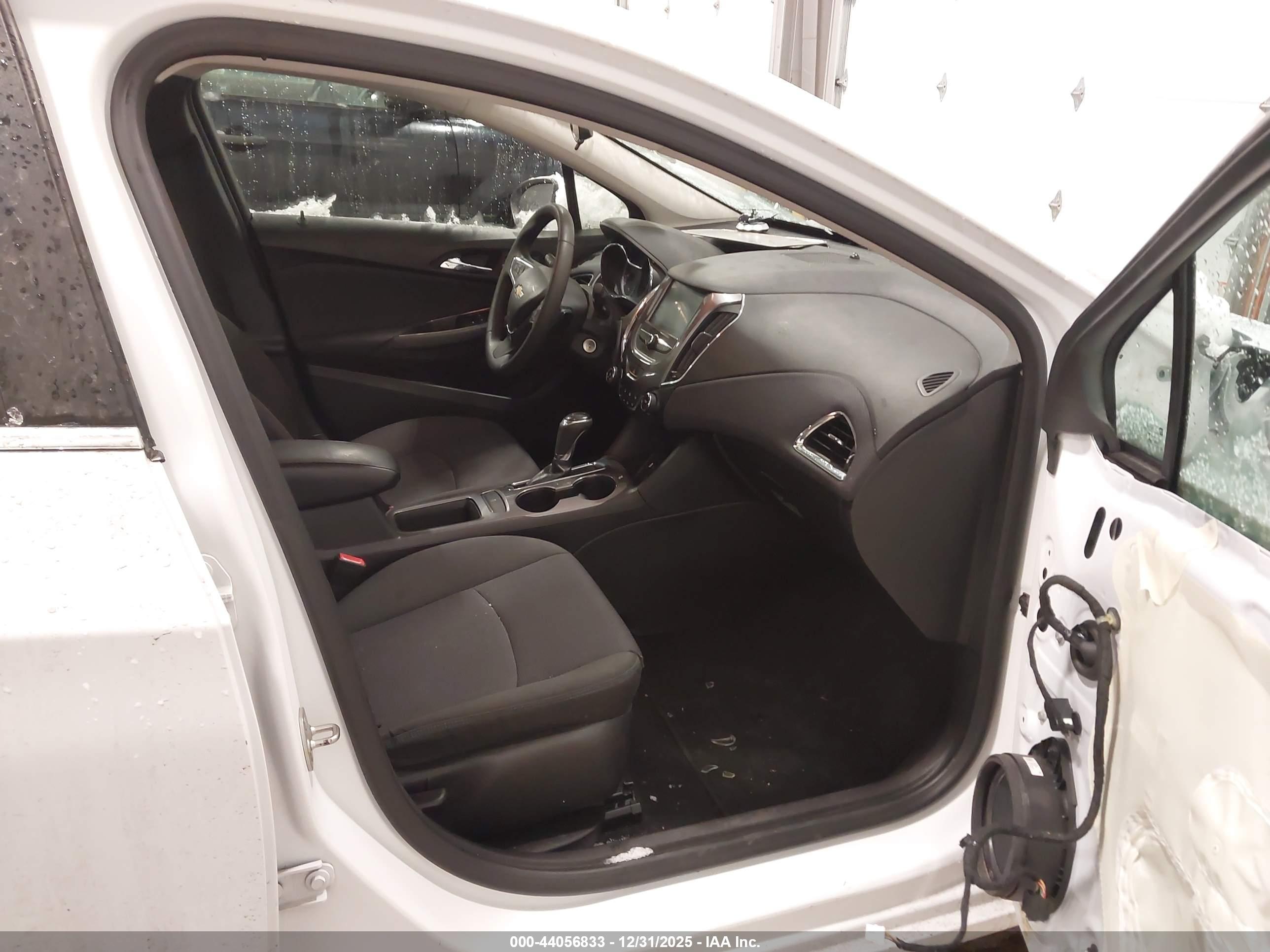 CHEVROLET CRUZE image 5