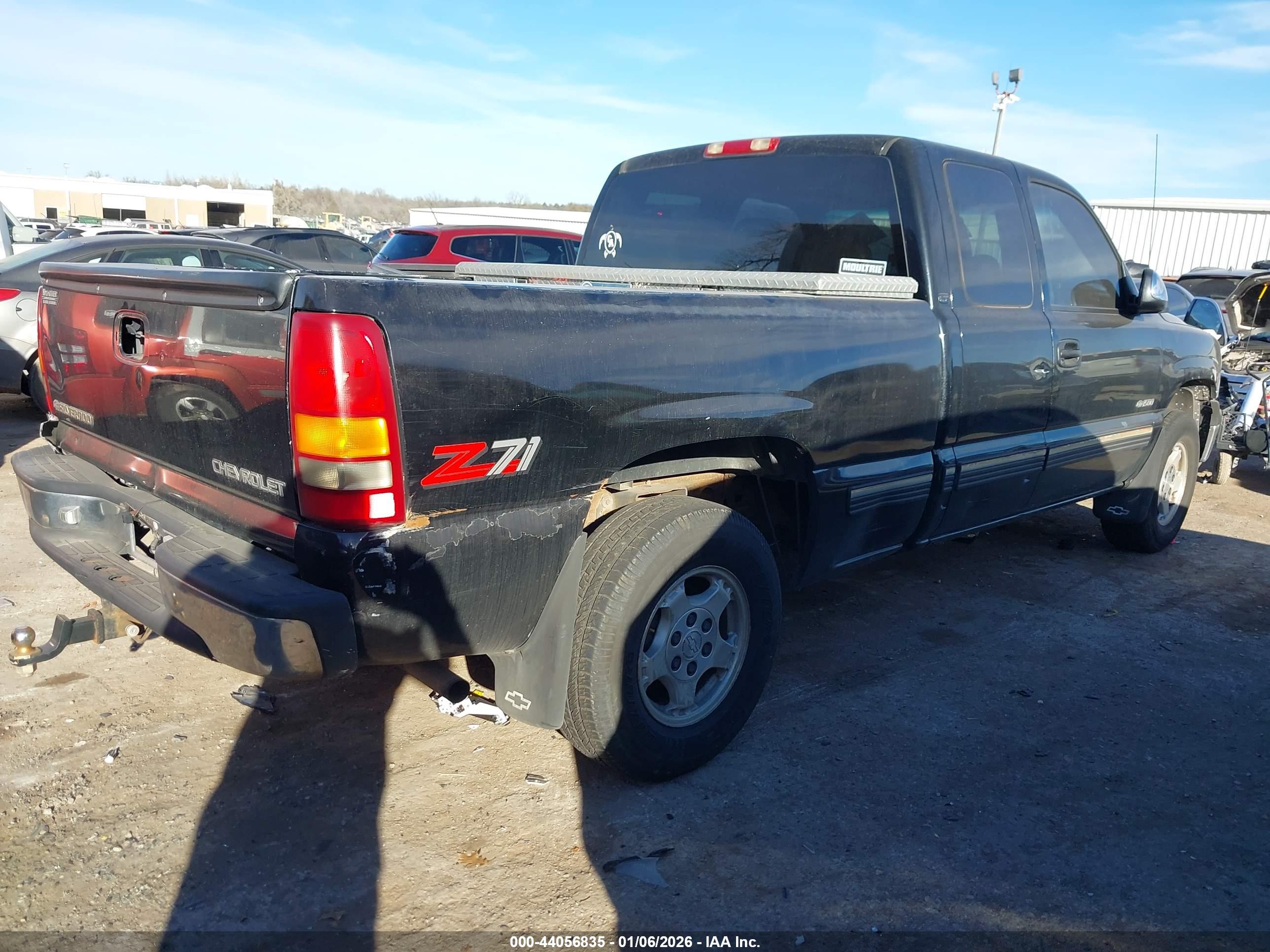 CHEVROLET SILVERADO image 4