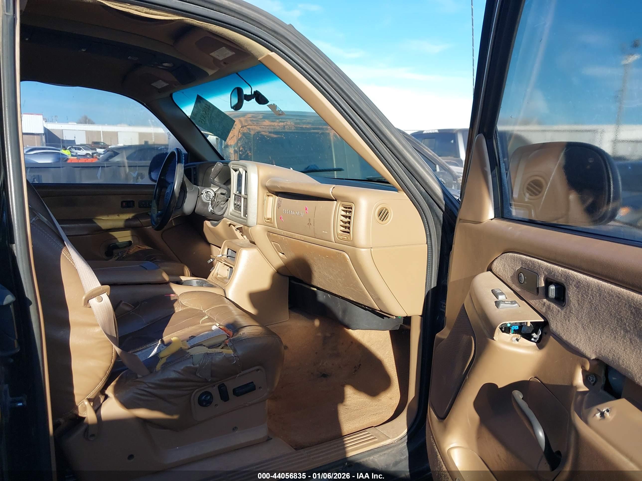 CHEVROLET SILVERADO image 5
