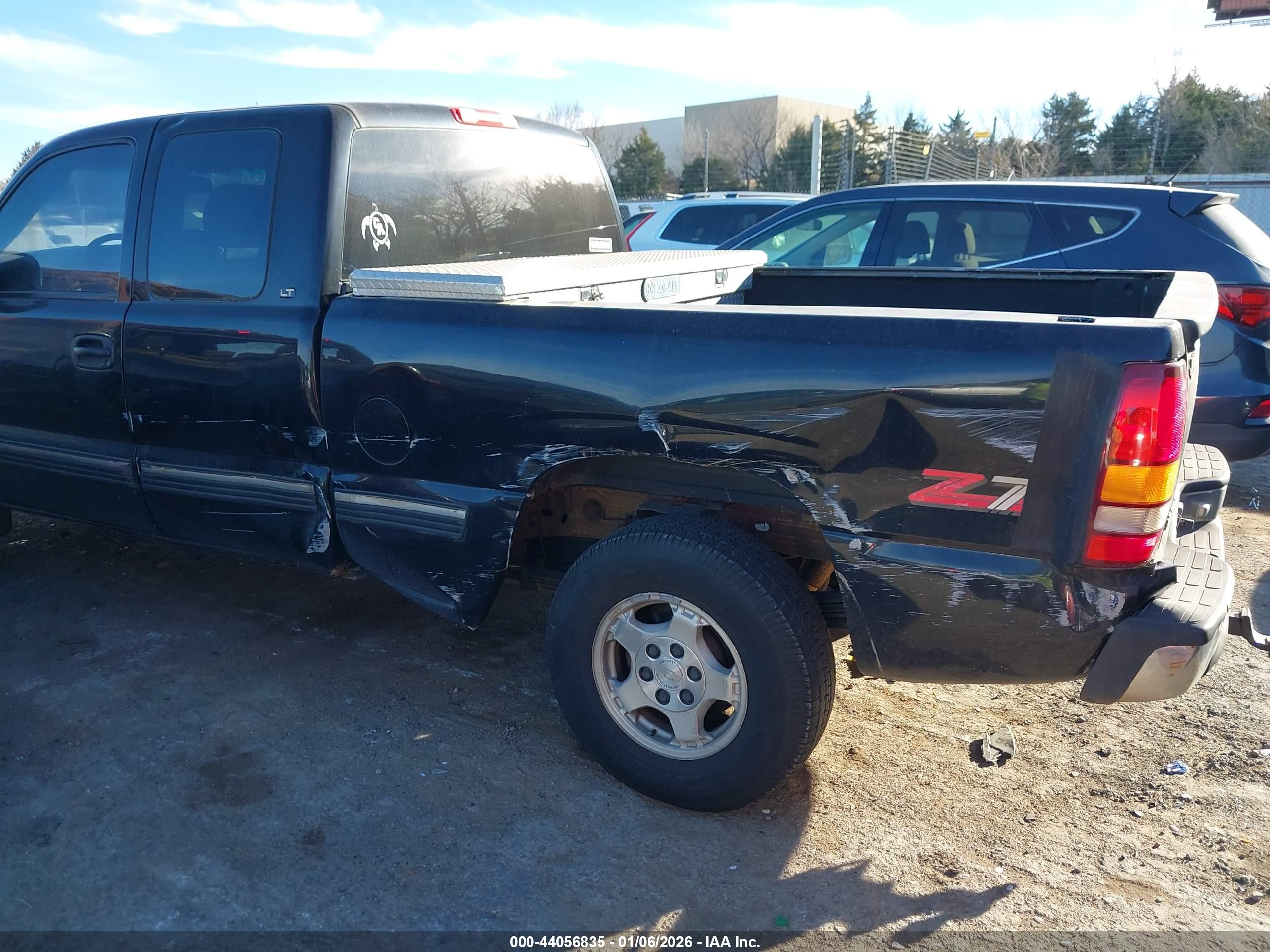 CHEVROLET SILVERADO image 6