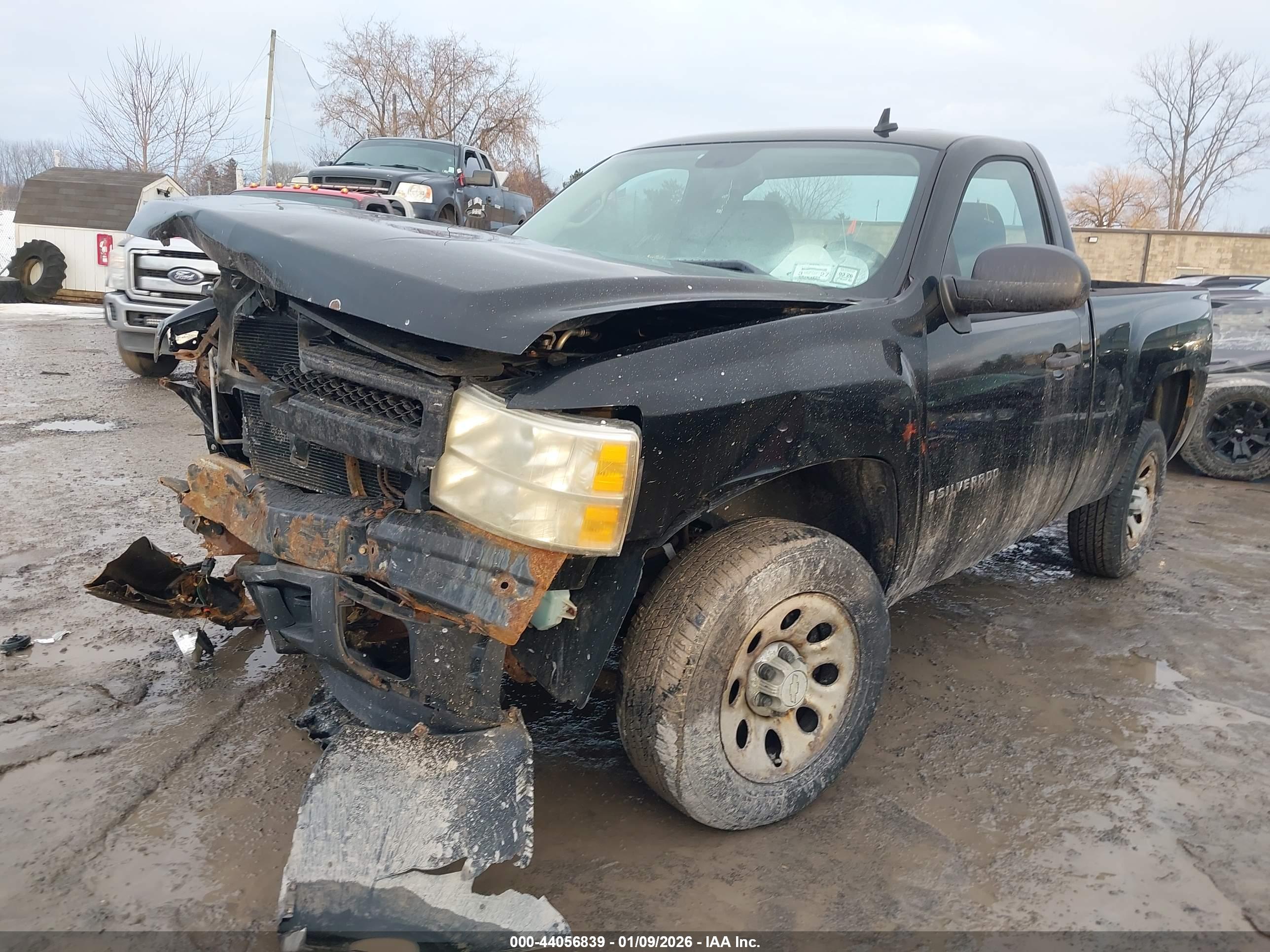 CHEVROLET SILVERADO image 2