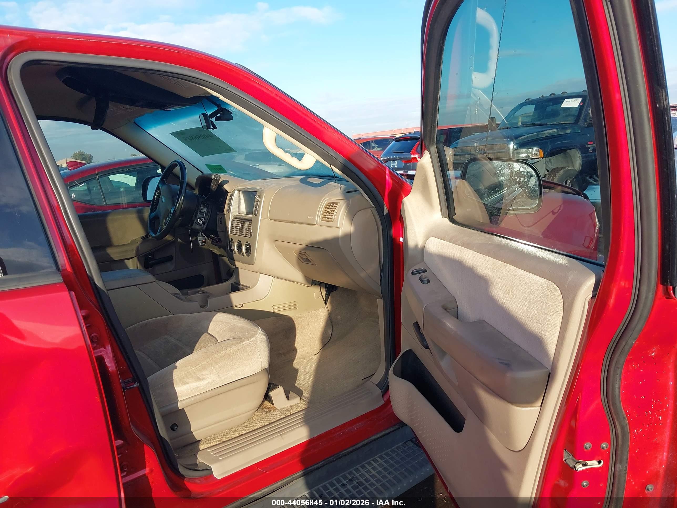 FORD EXPLORER image 5
