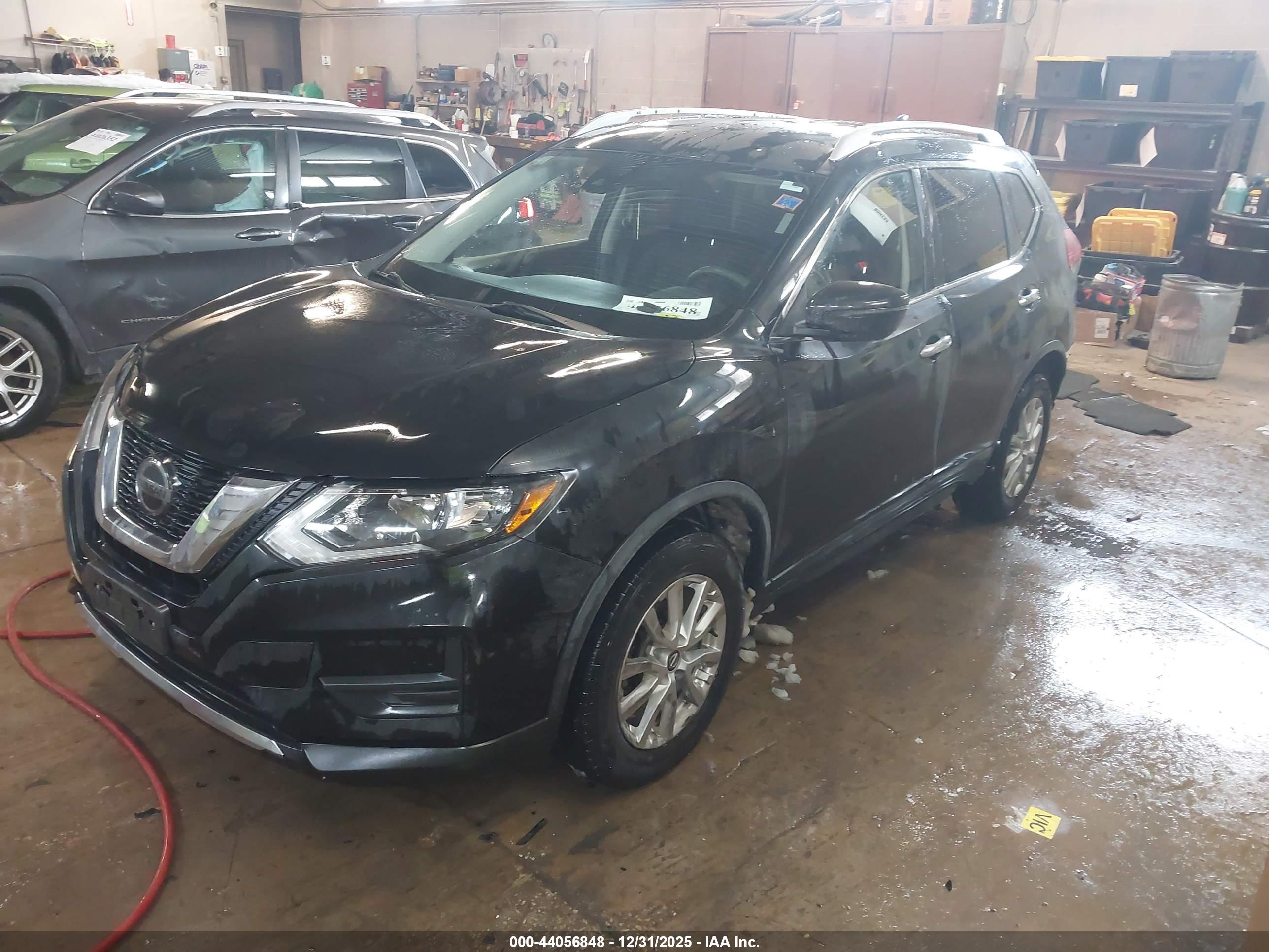 NISSAN ROGUE image 2