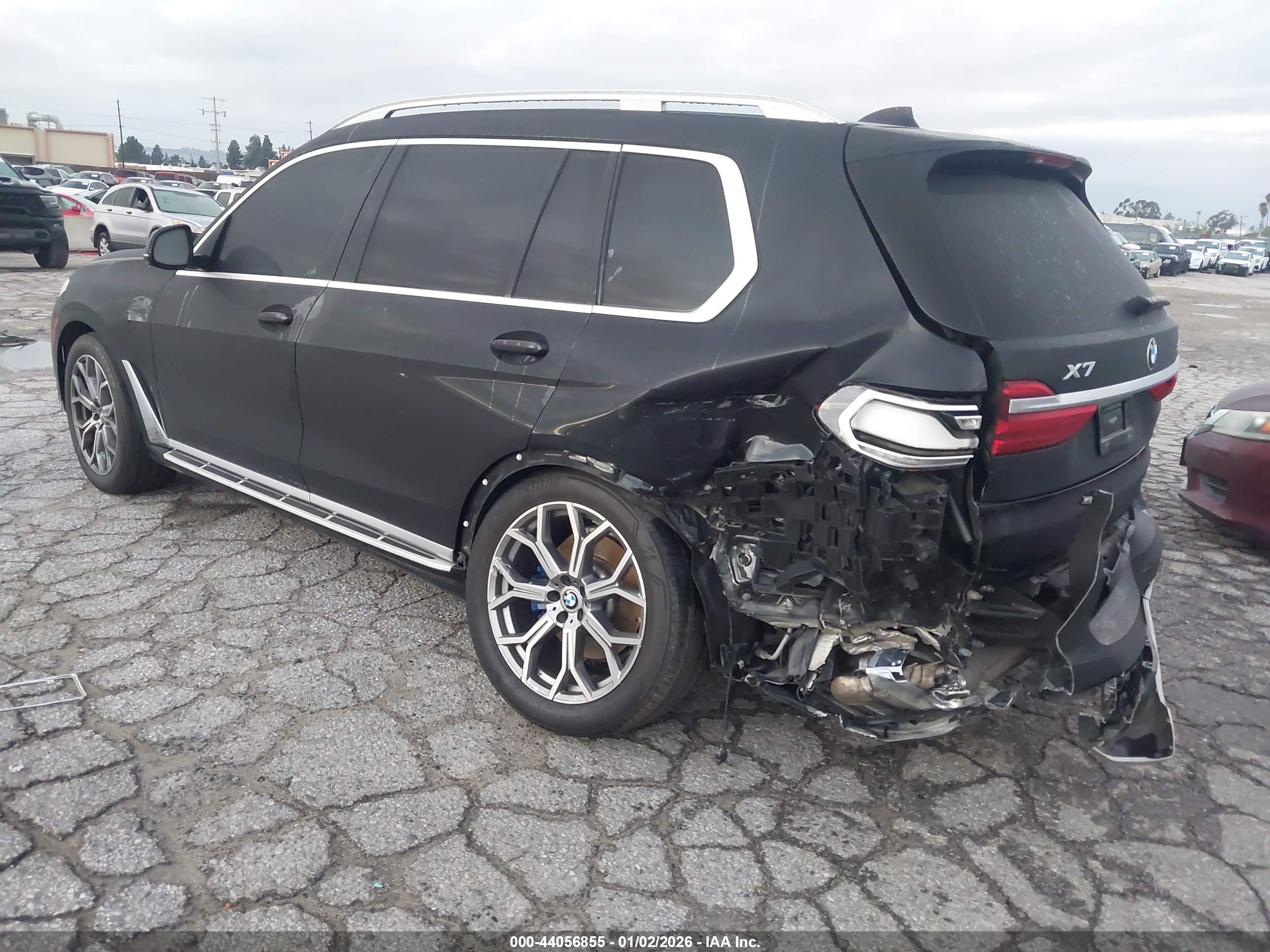 BMW X7 image 3