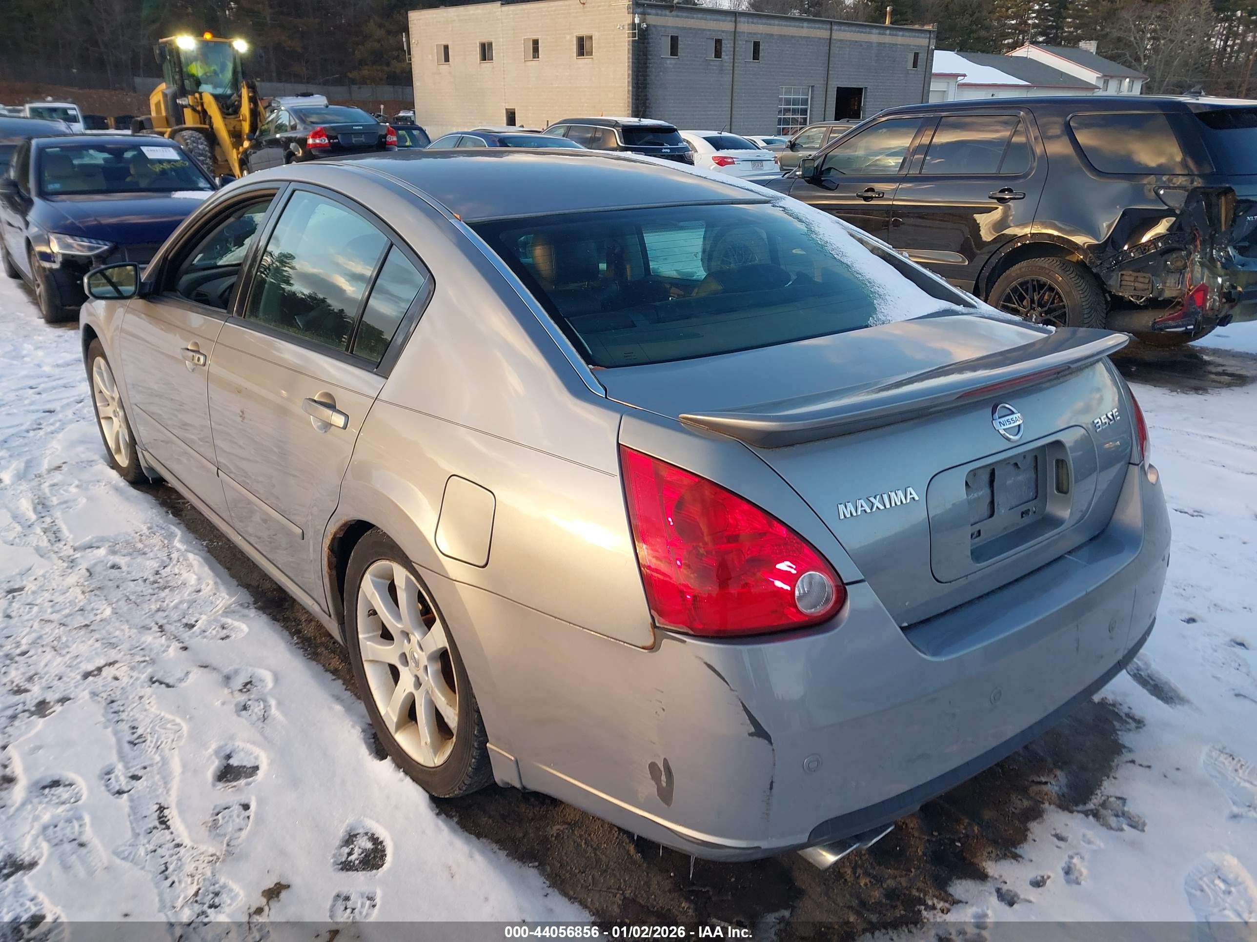 NISSAN MAXIMA image 3