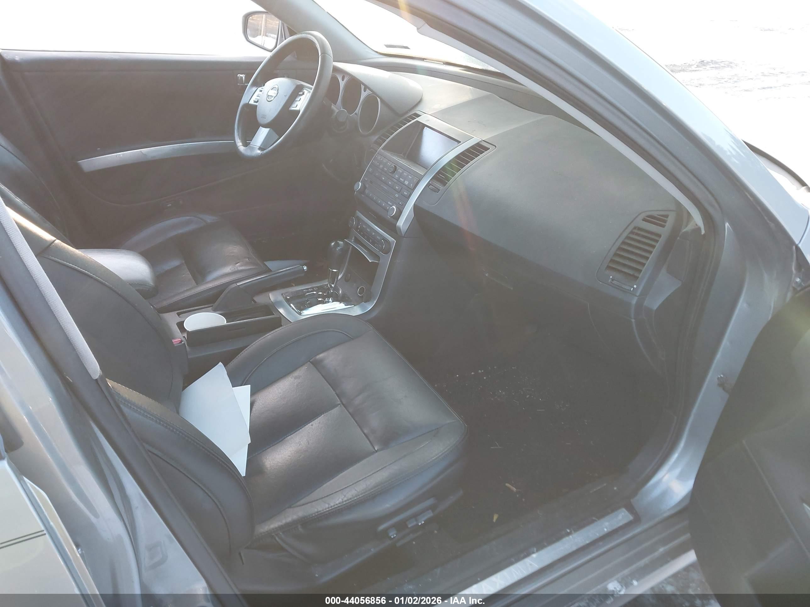NISSAN MAXIMA image 5