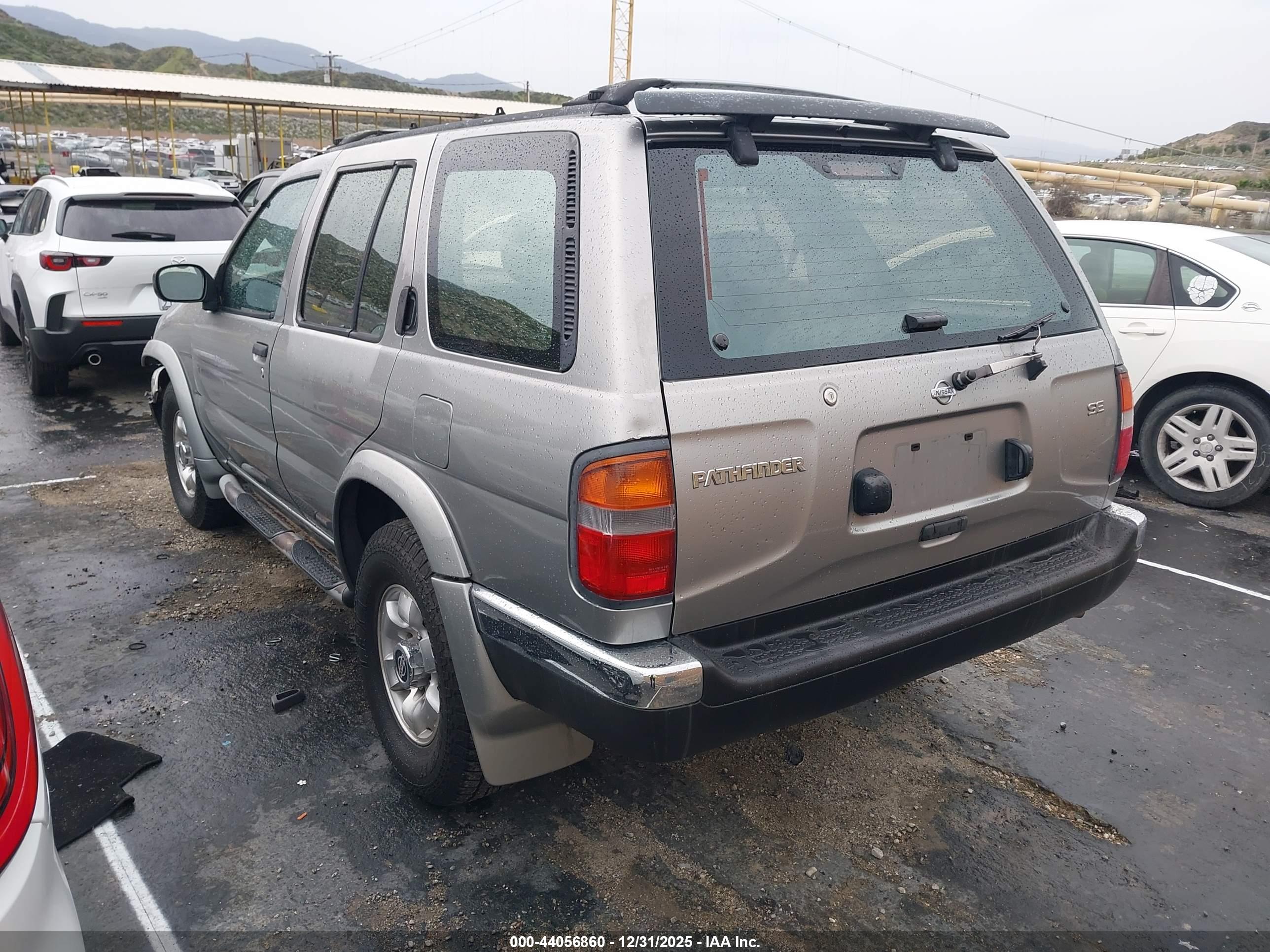 NISSAN PATHFINDER image 3