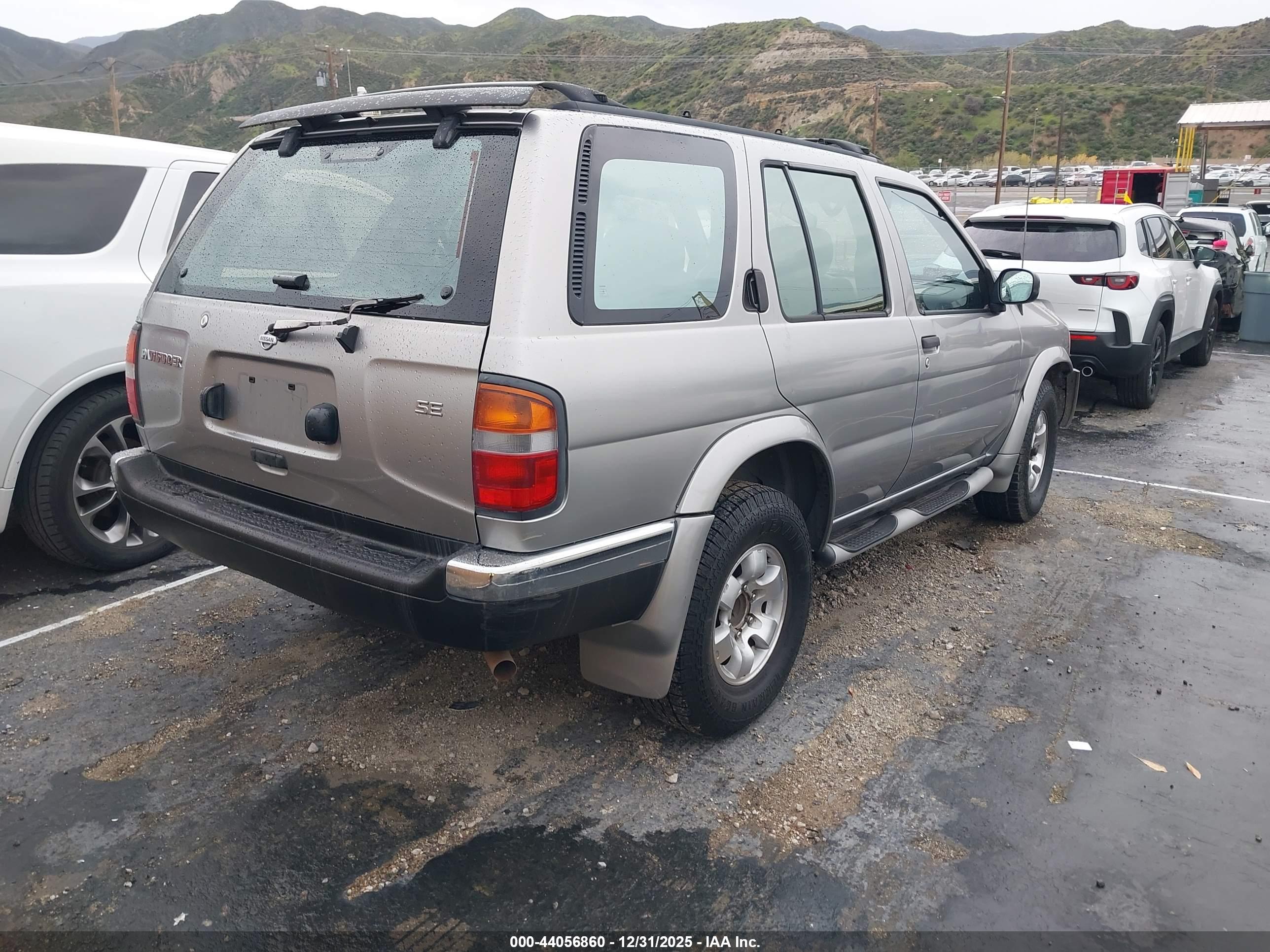 NISSAN PATHFINDER image 4