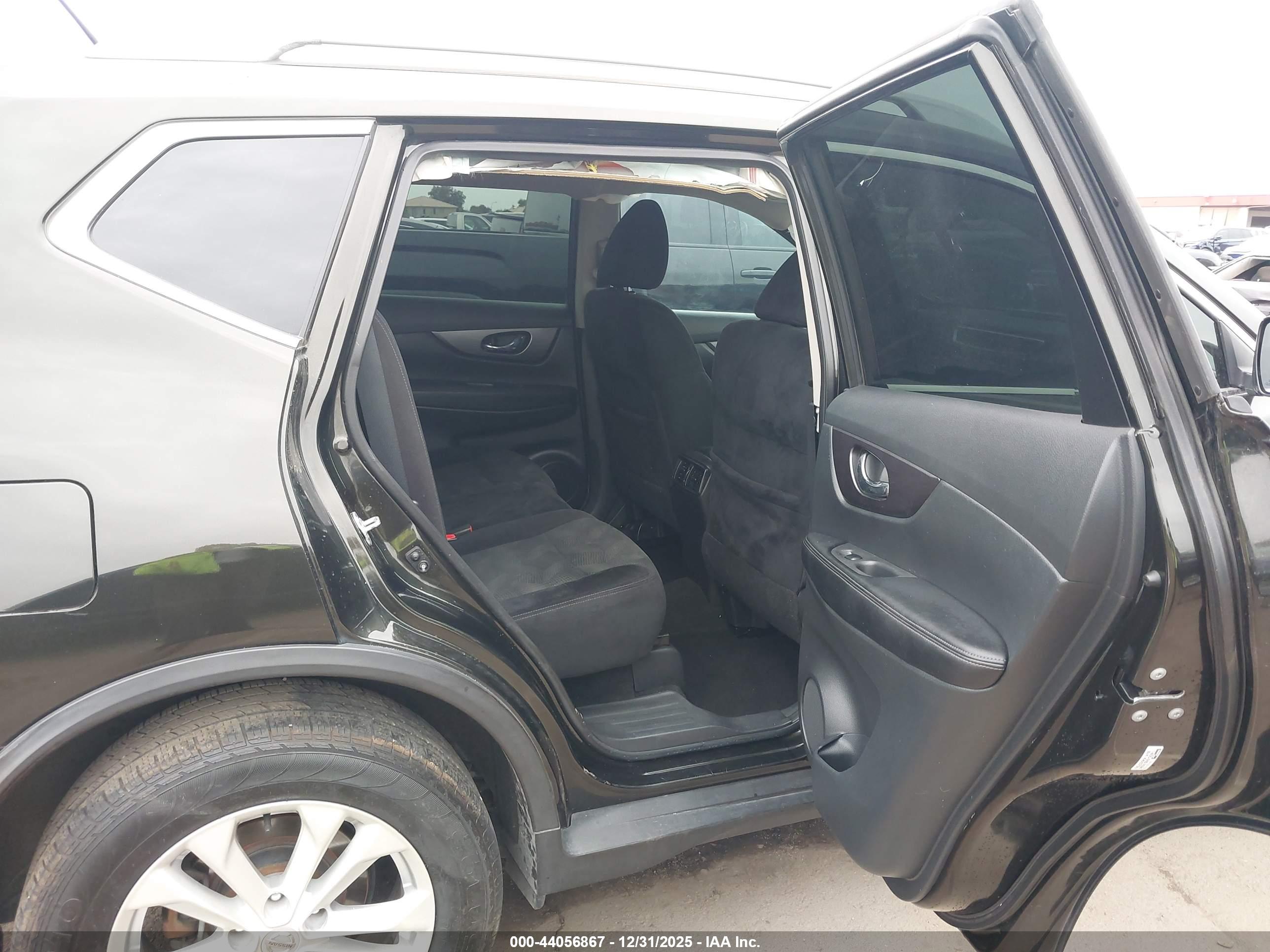 NISSAN ROGUE image 8