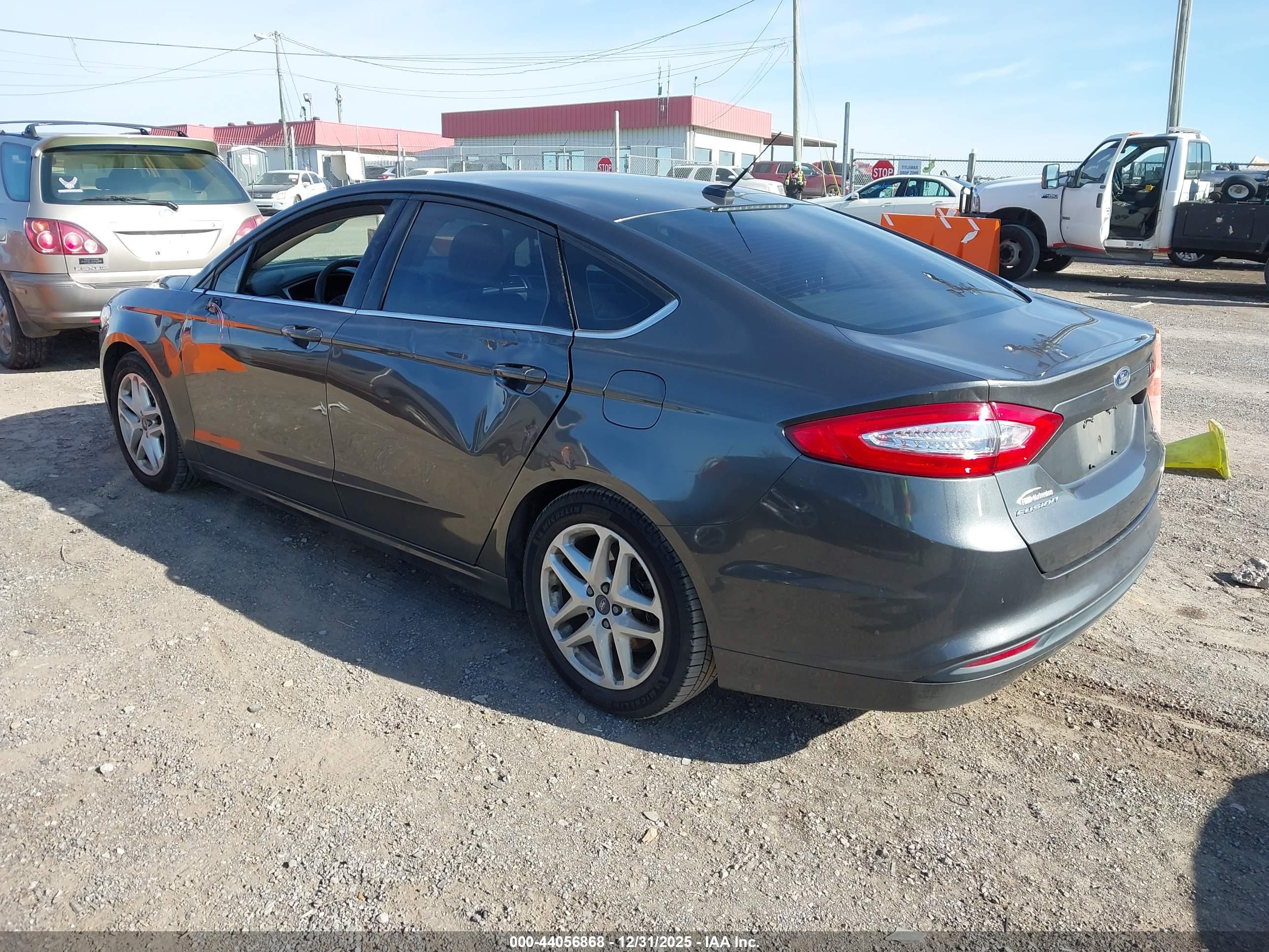 FORD FUSION image 3