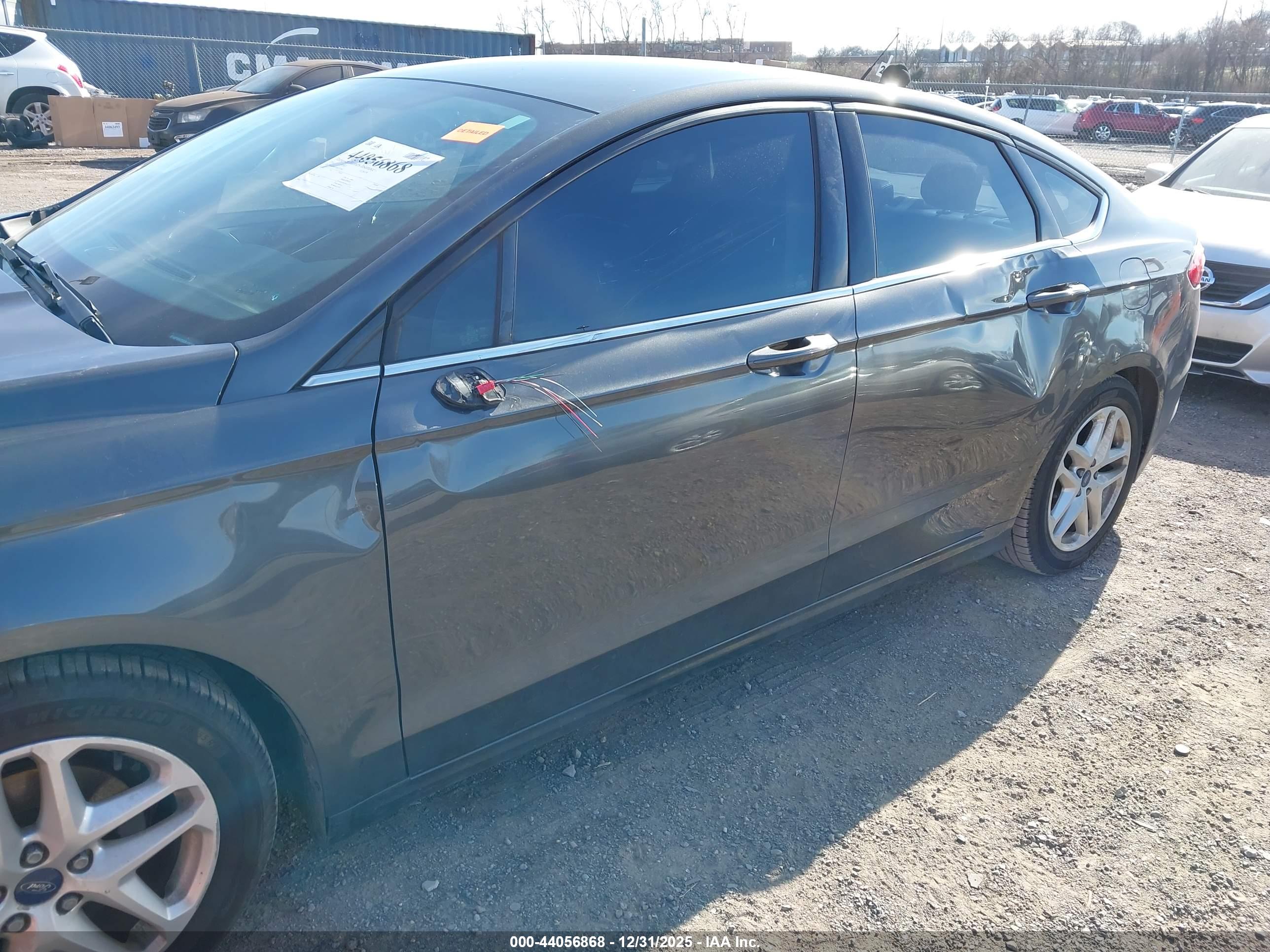 FORD FUSION image 6