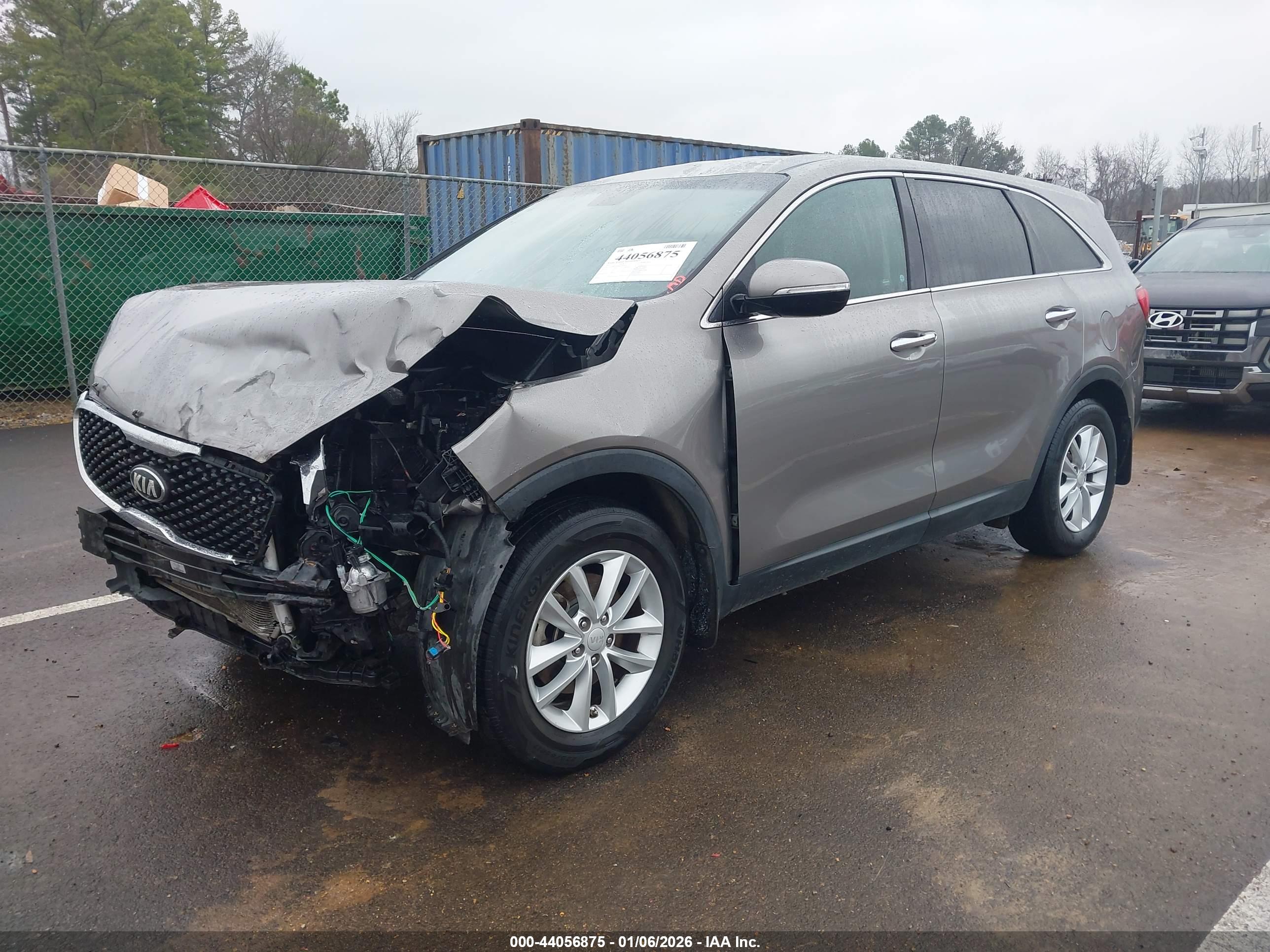KIA SORENTO image 2
