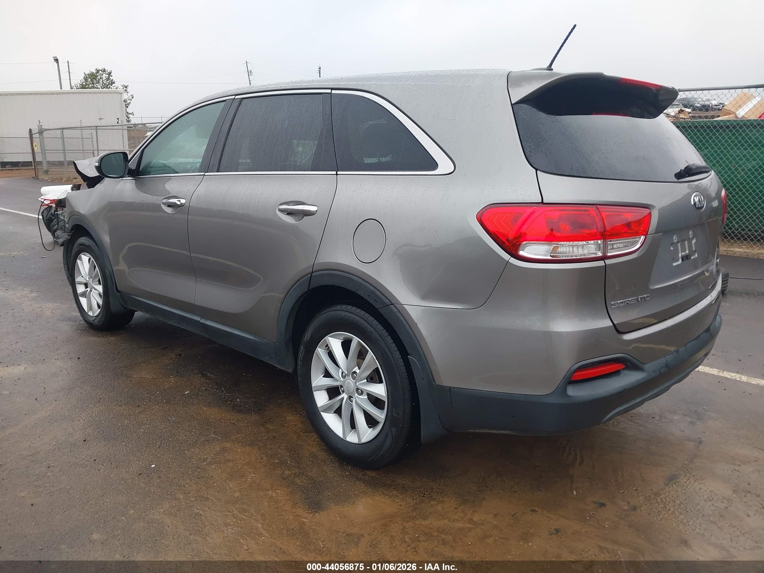 KIA SORENTO image 3