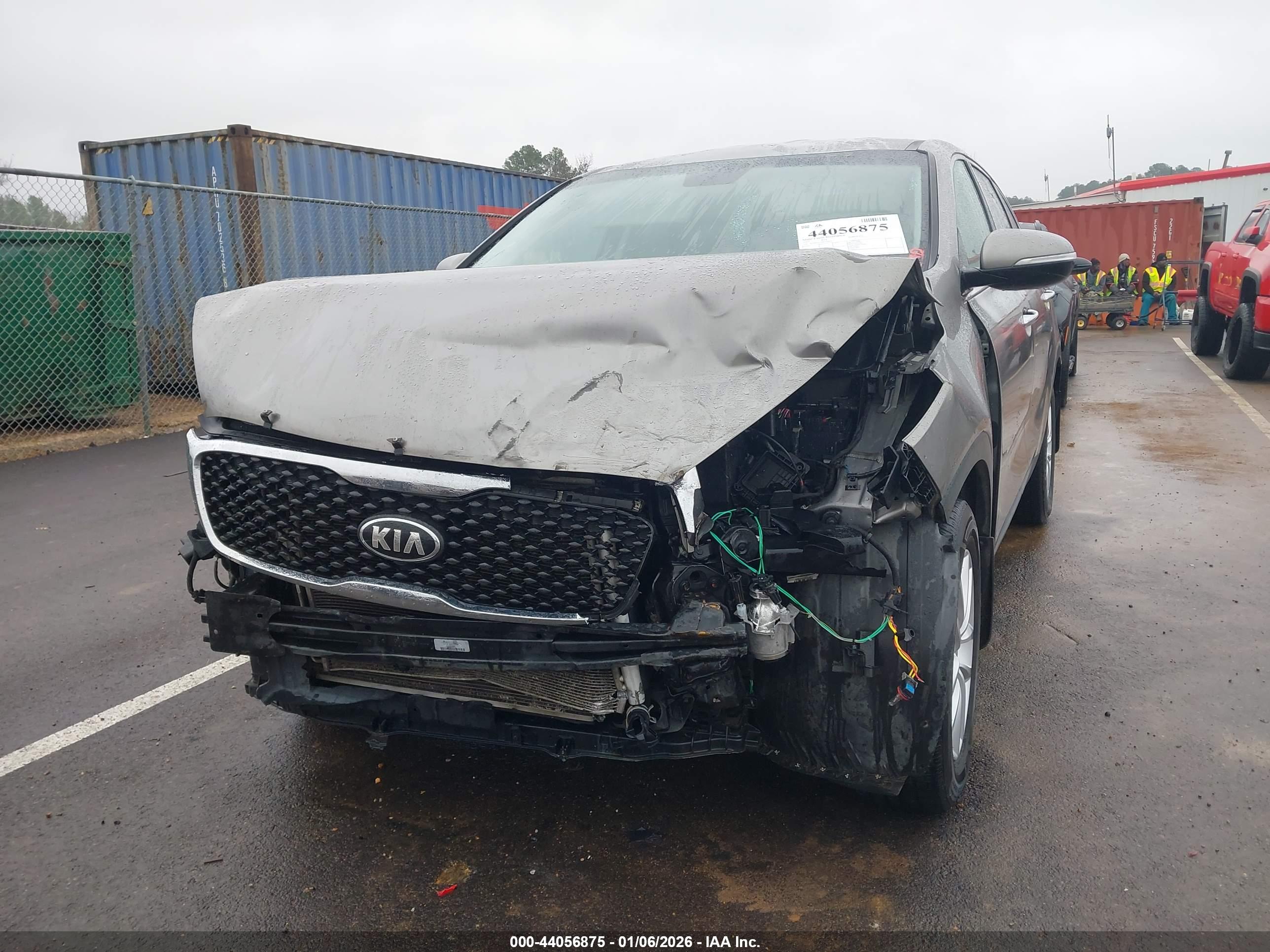 KIA SORENTO image 6