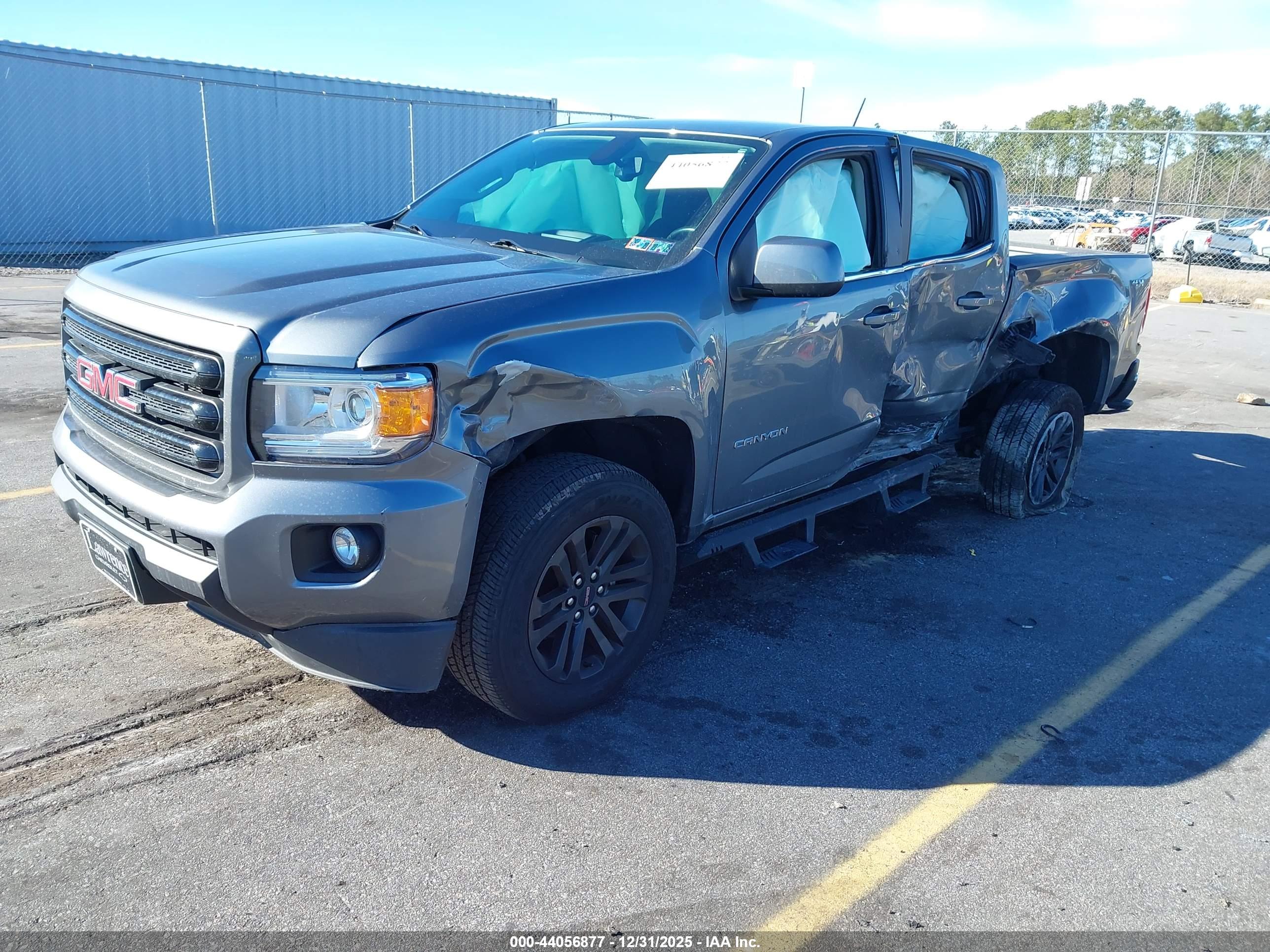 GMC CANYON image 2
