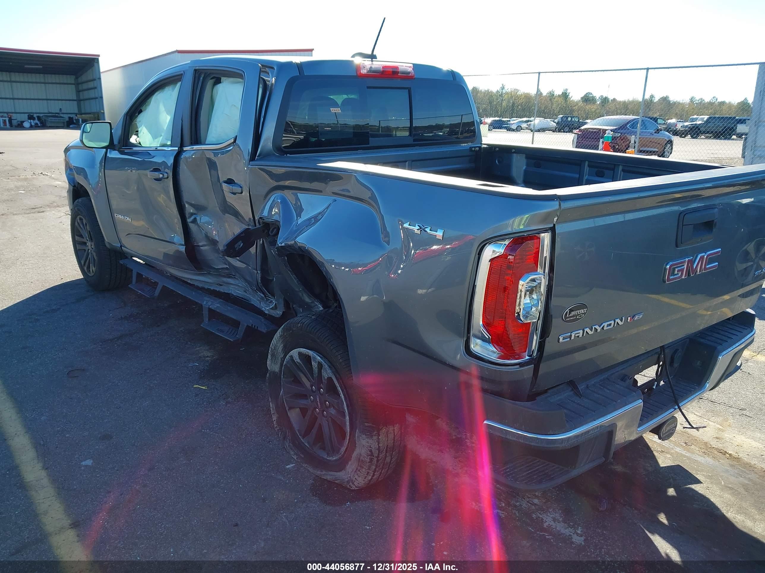 GMC CANYON image 3