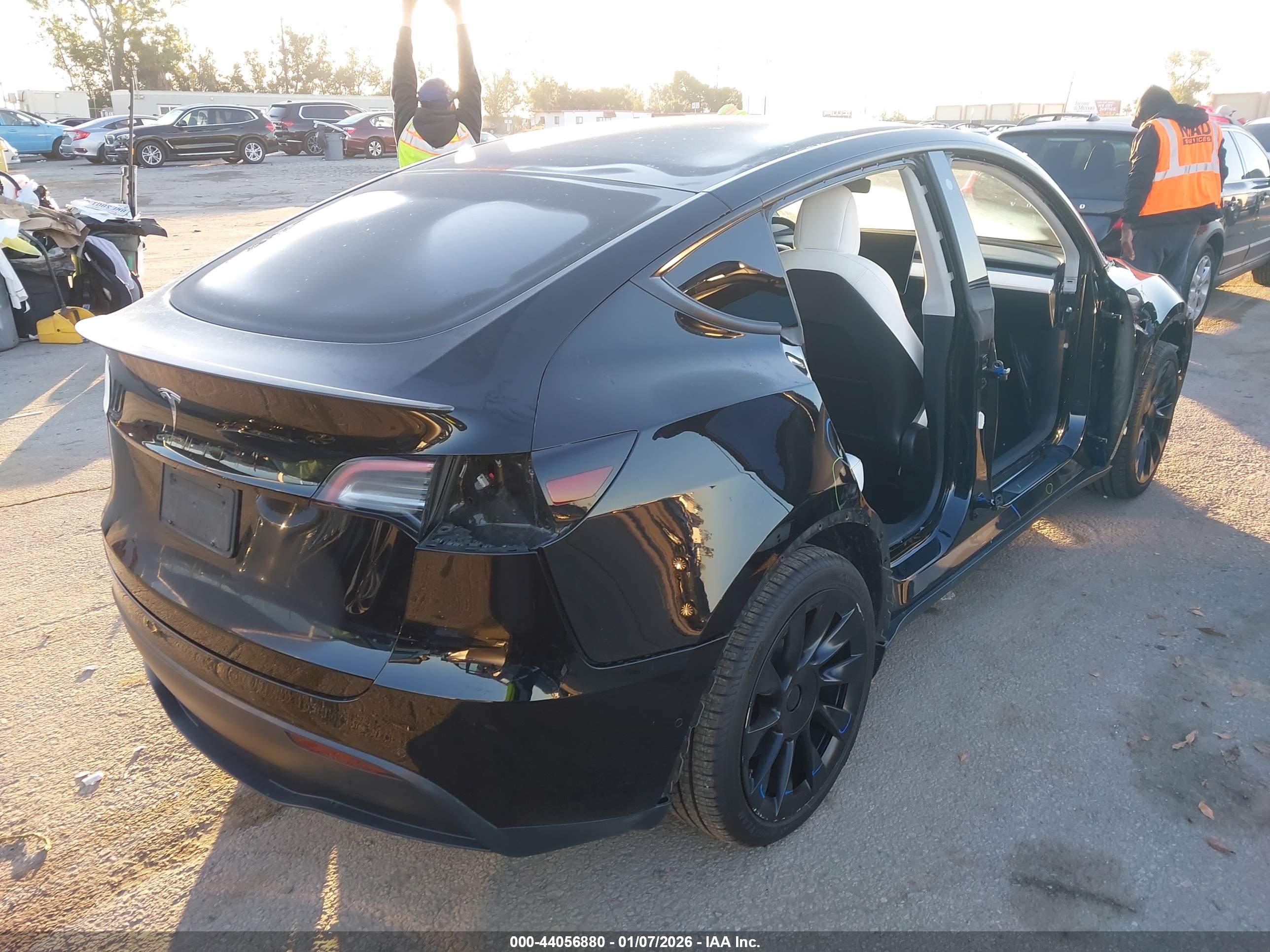 TESLA MODEL image 4