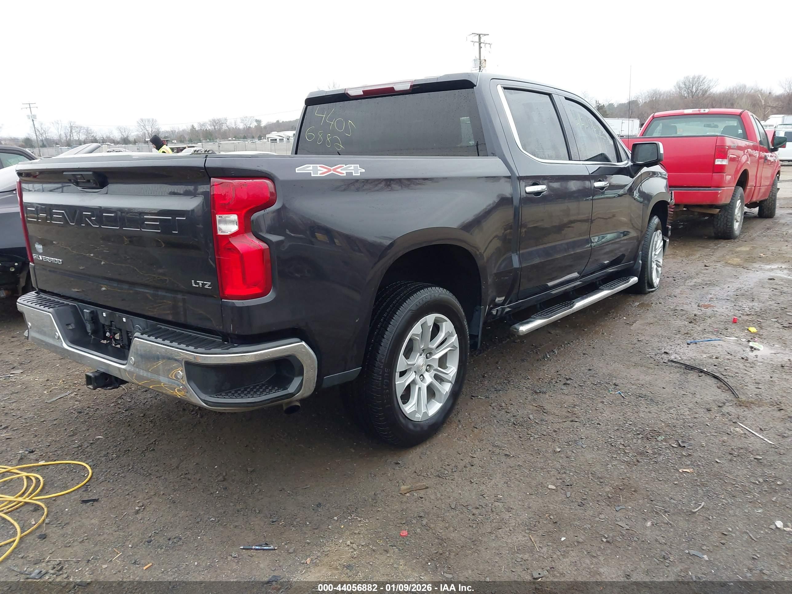 CHEVROLET SILVERADO image 4