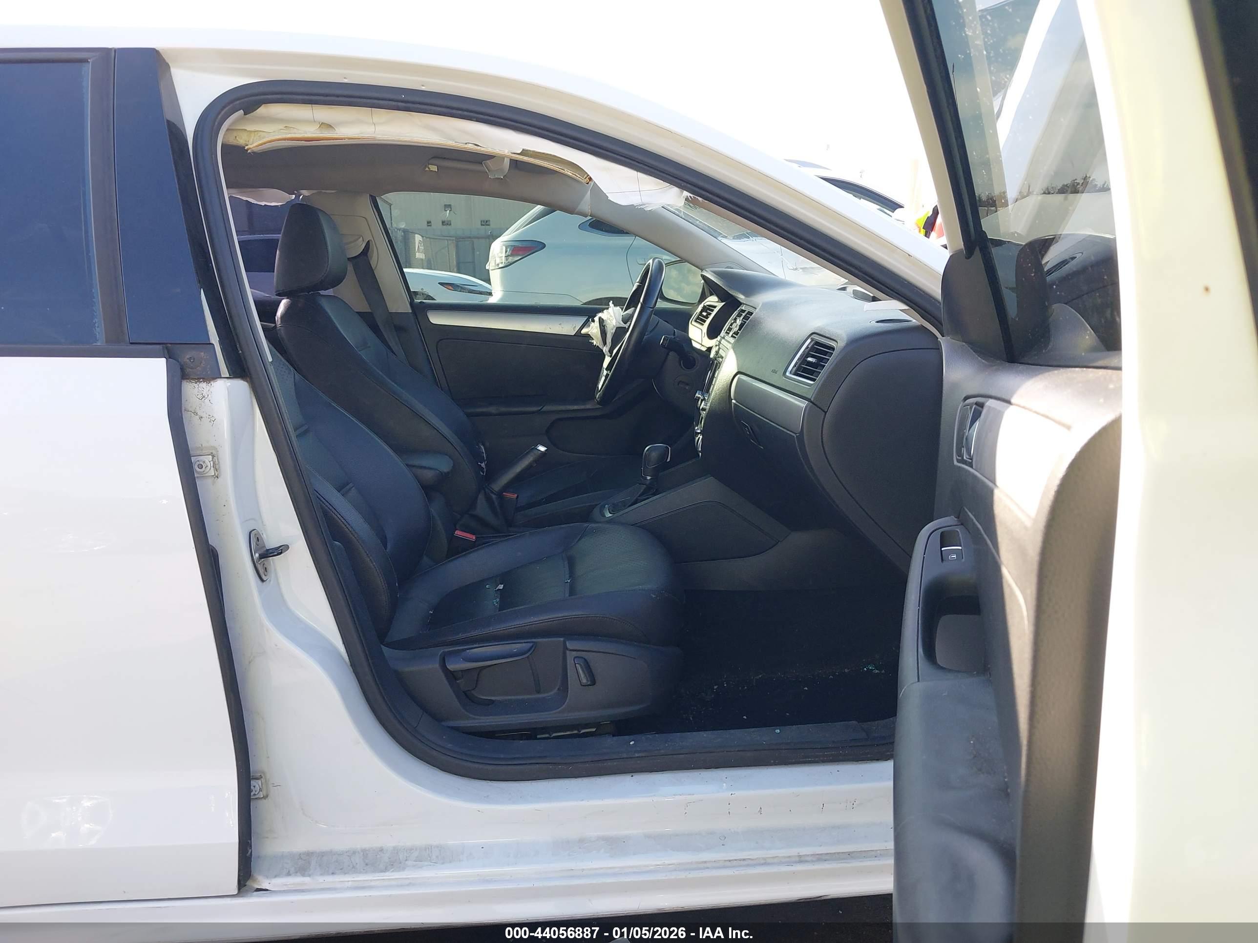 VOLKSWAGEN JETTA image 5
