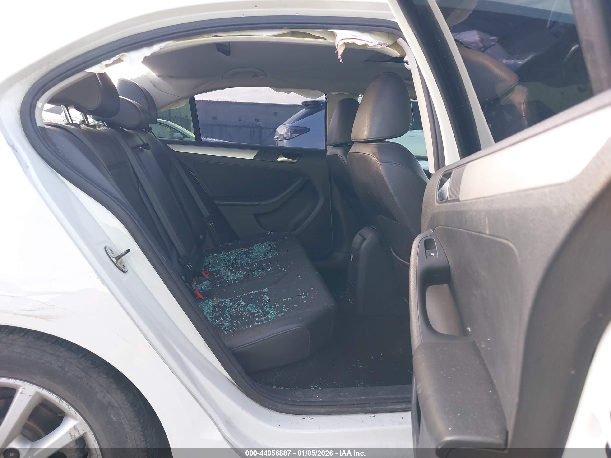 VOLKSWAGEN JETTA image 8