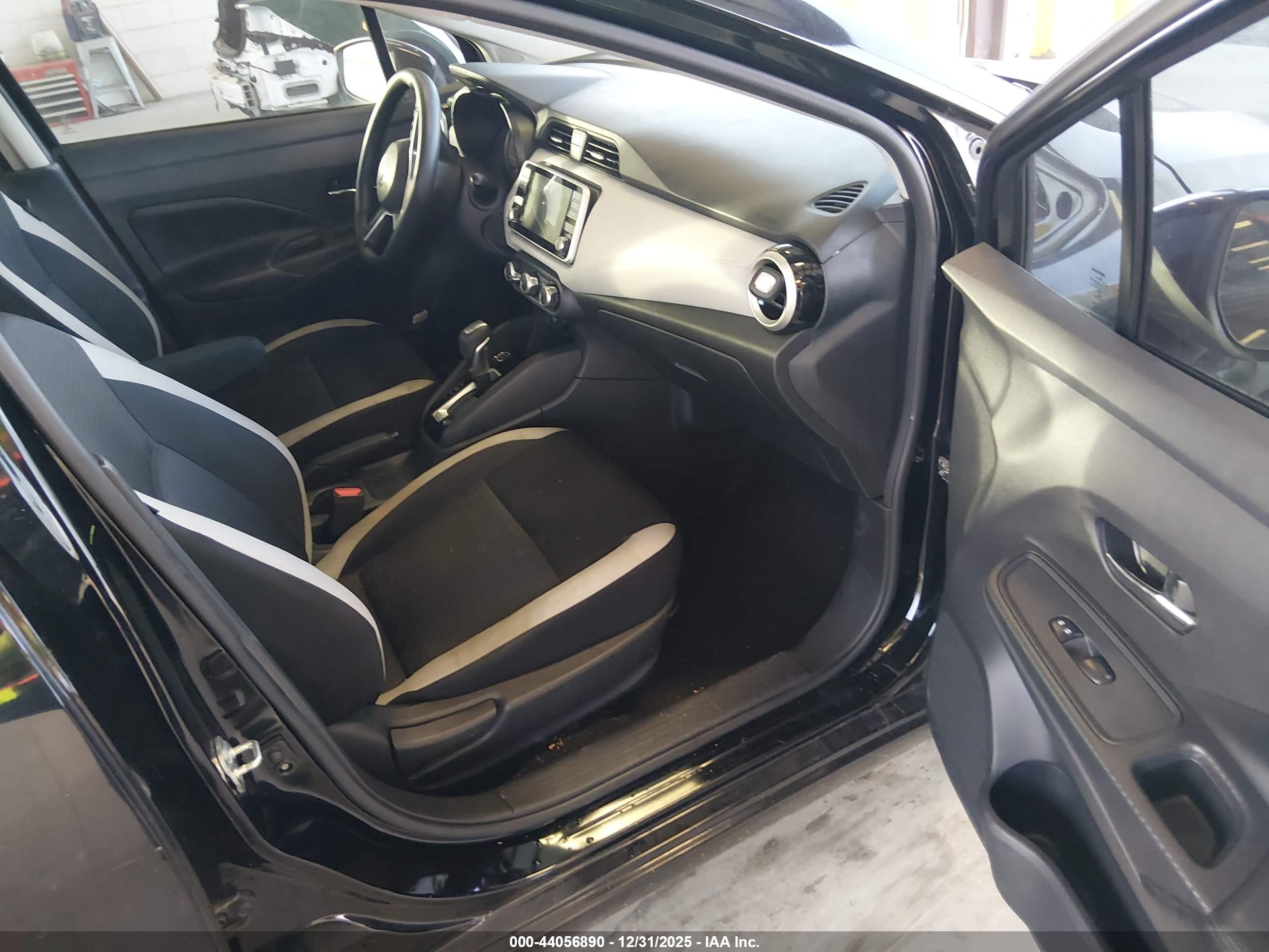 NISSAN VERSA image 5