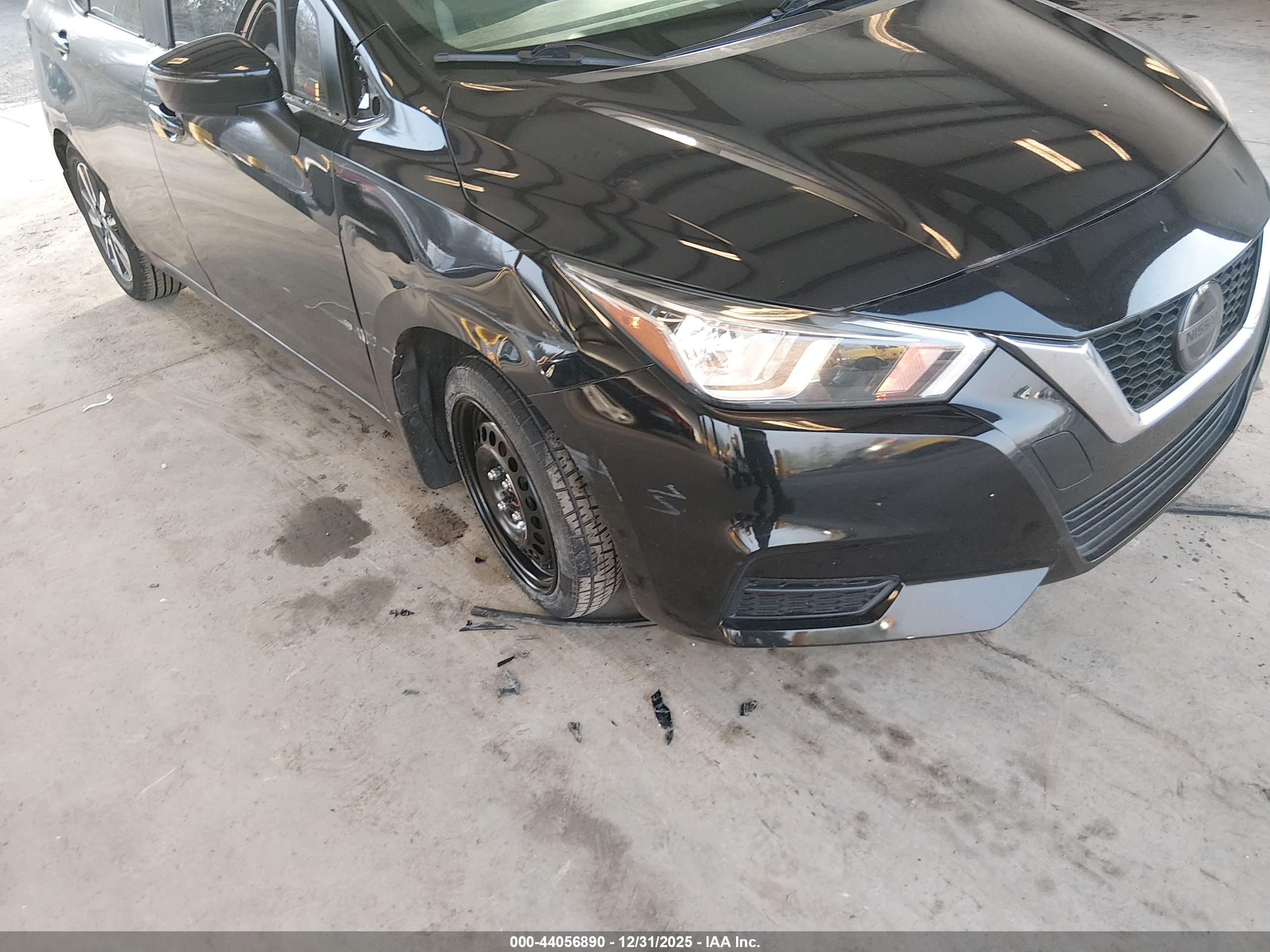 NISSAN VERSA image 6
