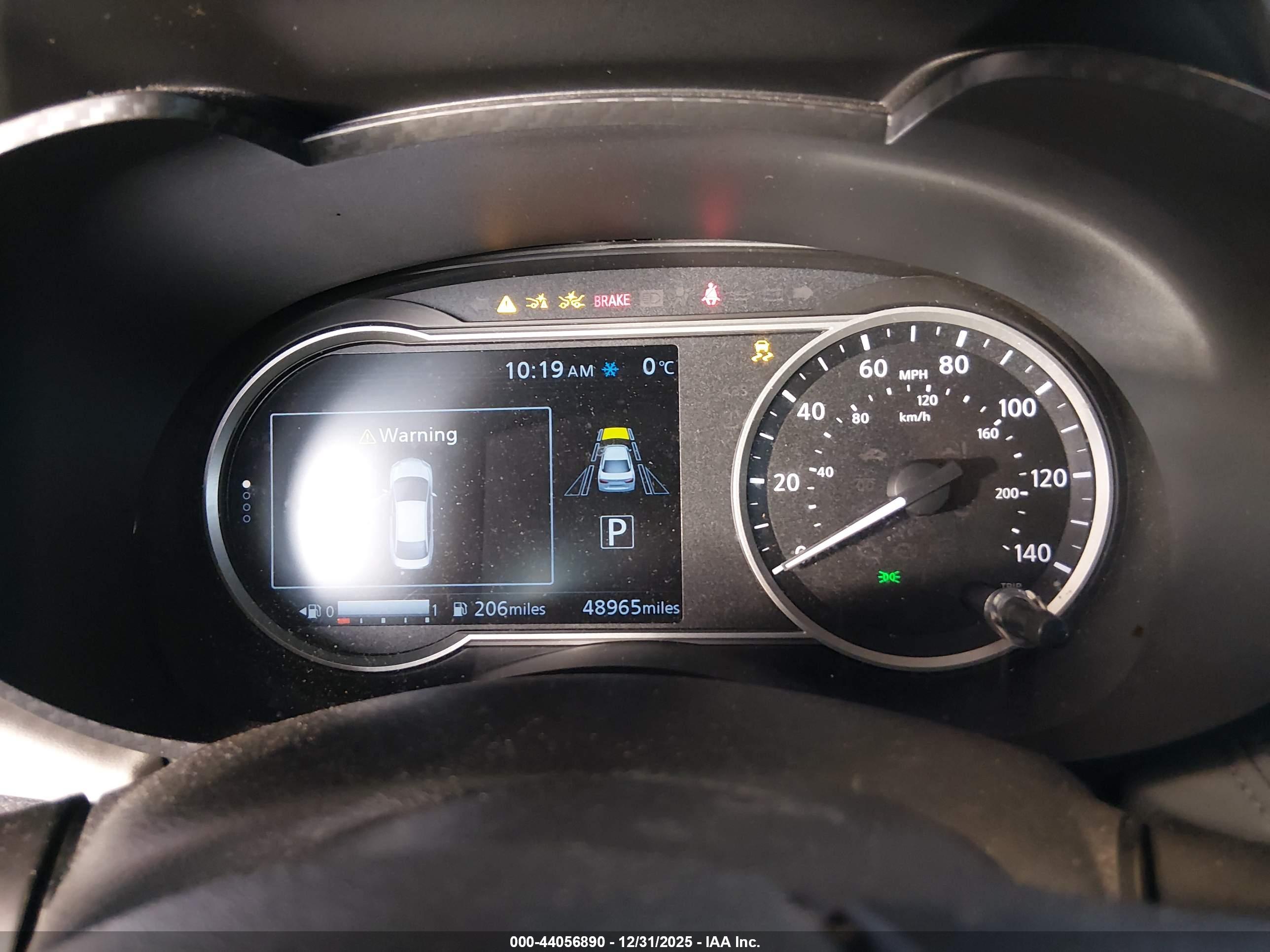 NISSAN VERSA image 7