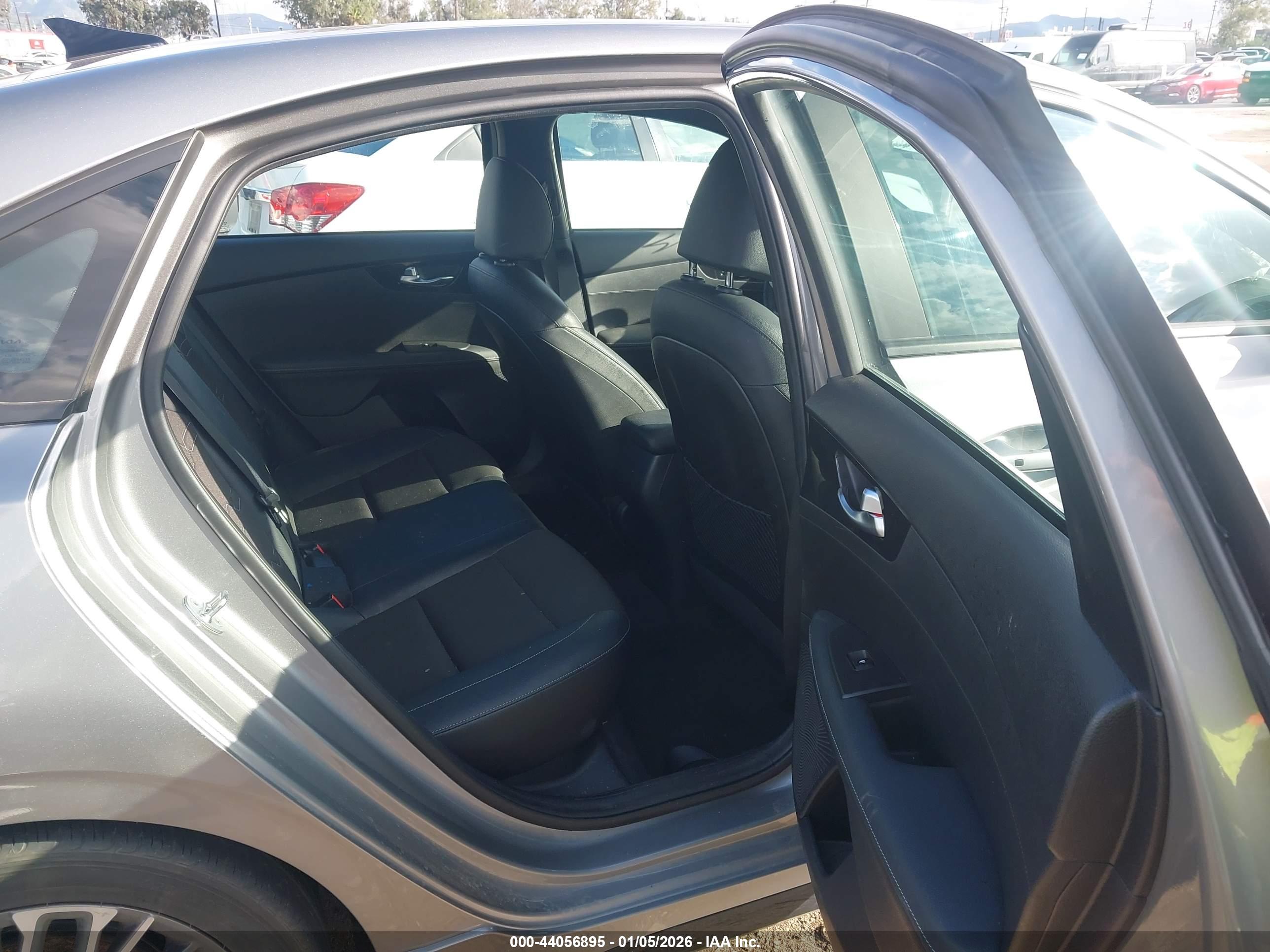 KIA FORTE image 8