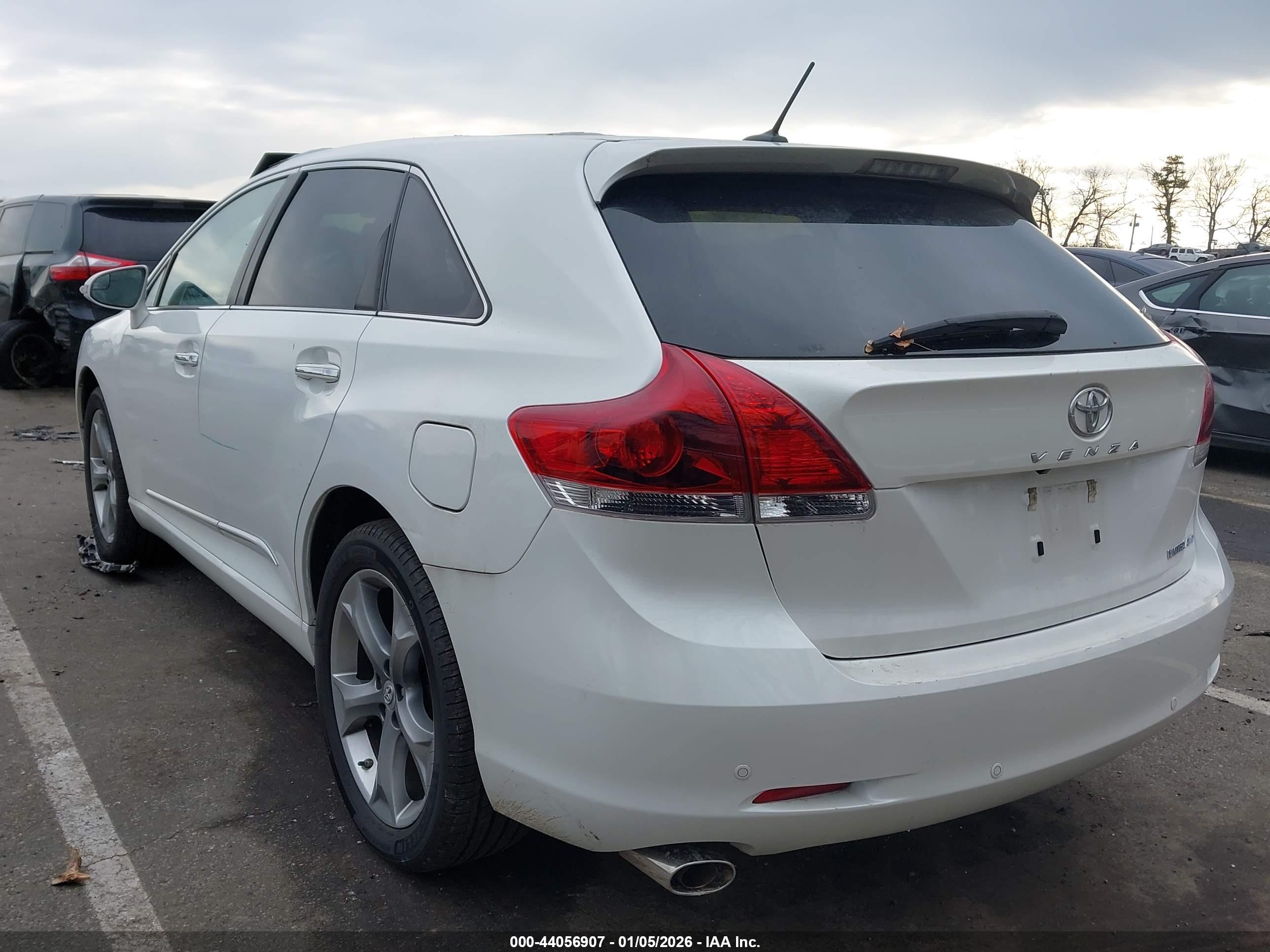 TOYOTA VENZA image 3