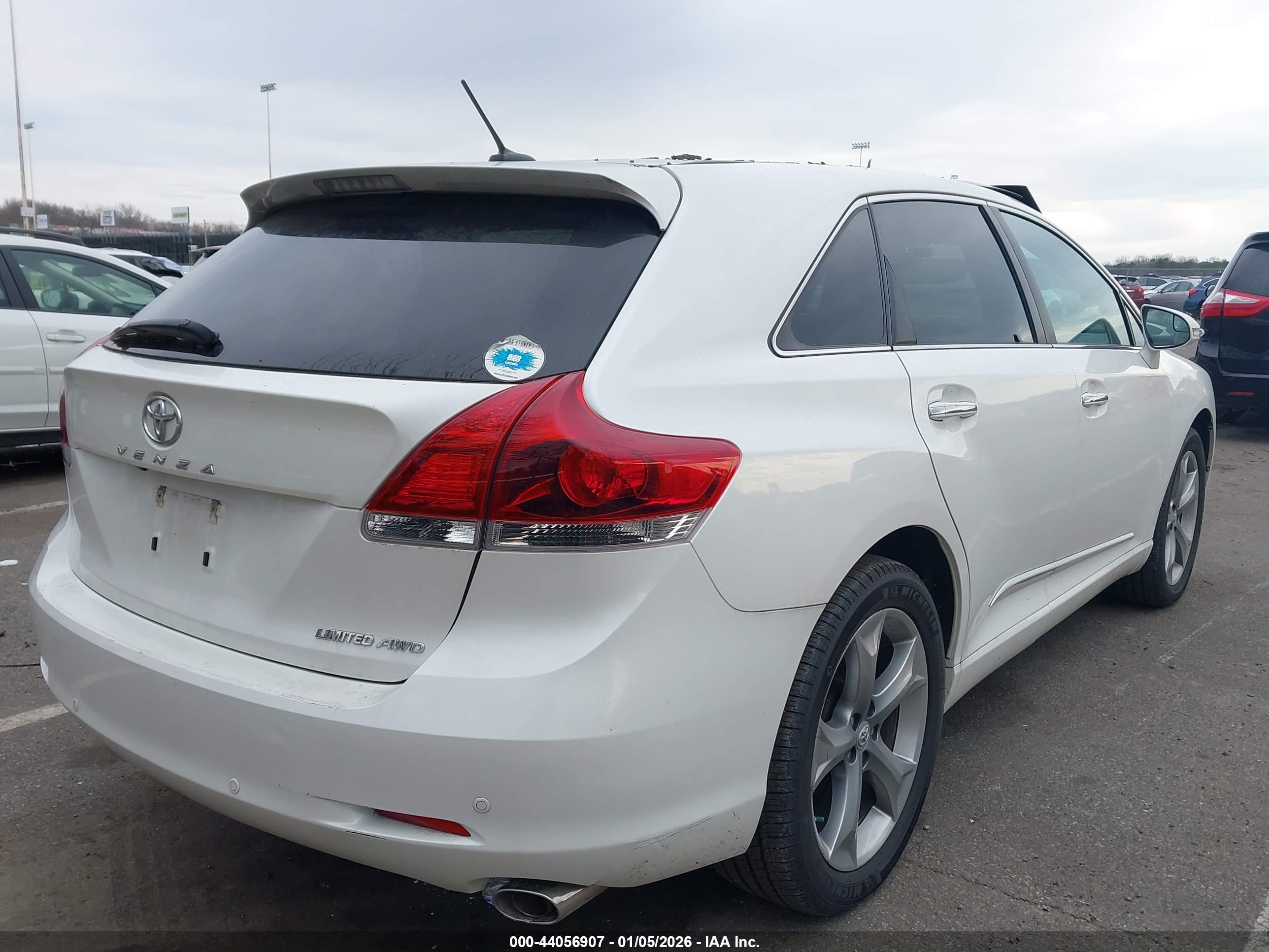TOYOTA VENZA image 4
