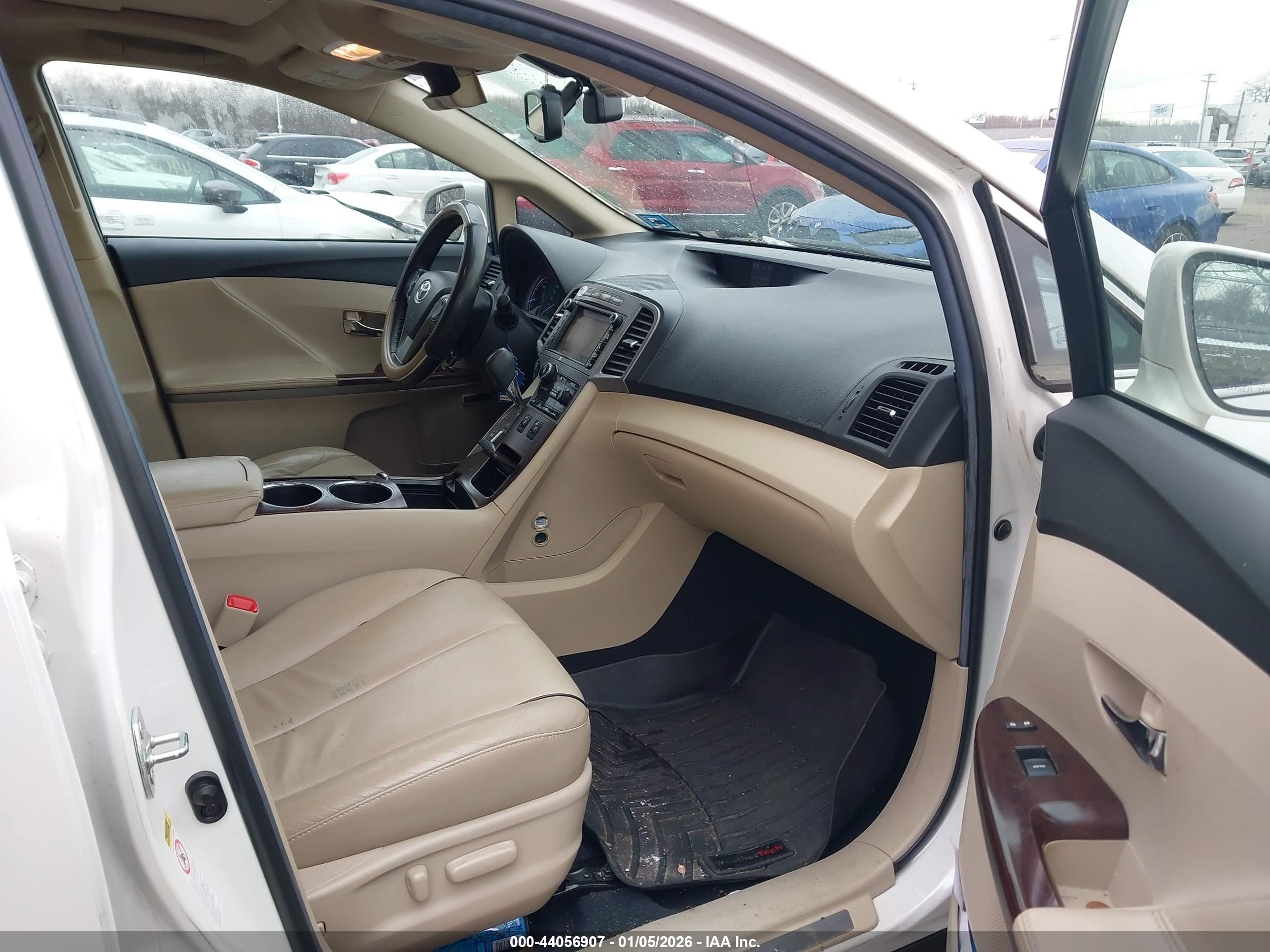 TOYOTA VENZA image 5