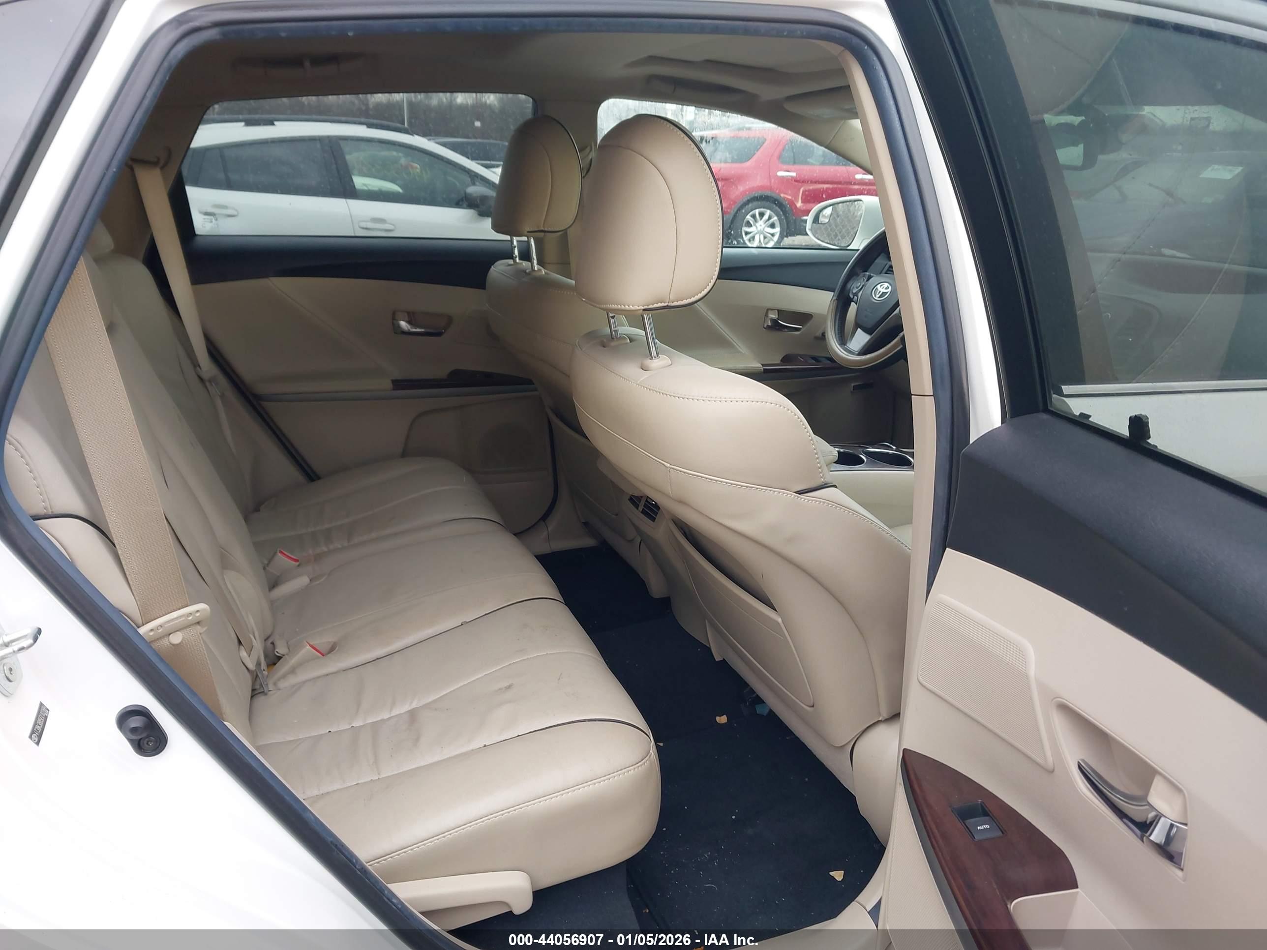 TOYOTA VENZA image 8