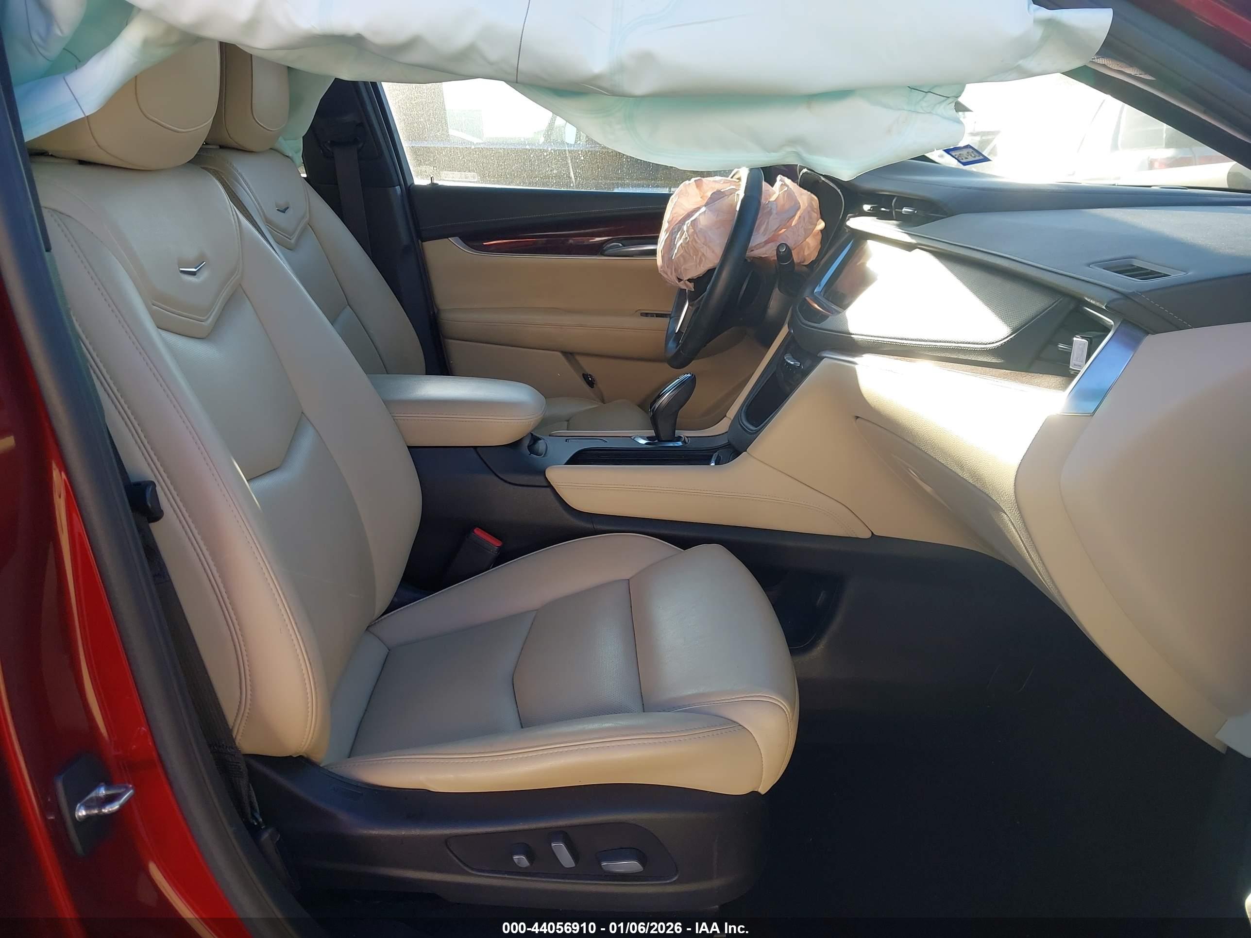 CADILLAC XT5 image 5