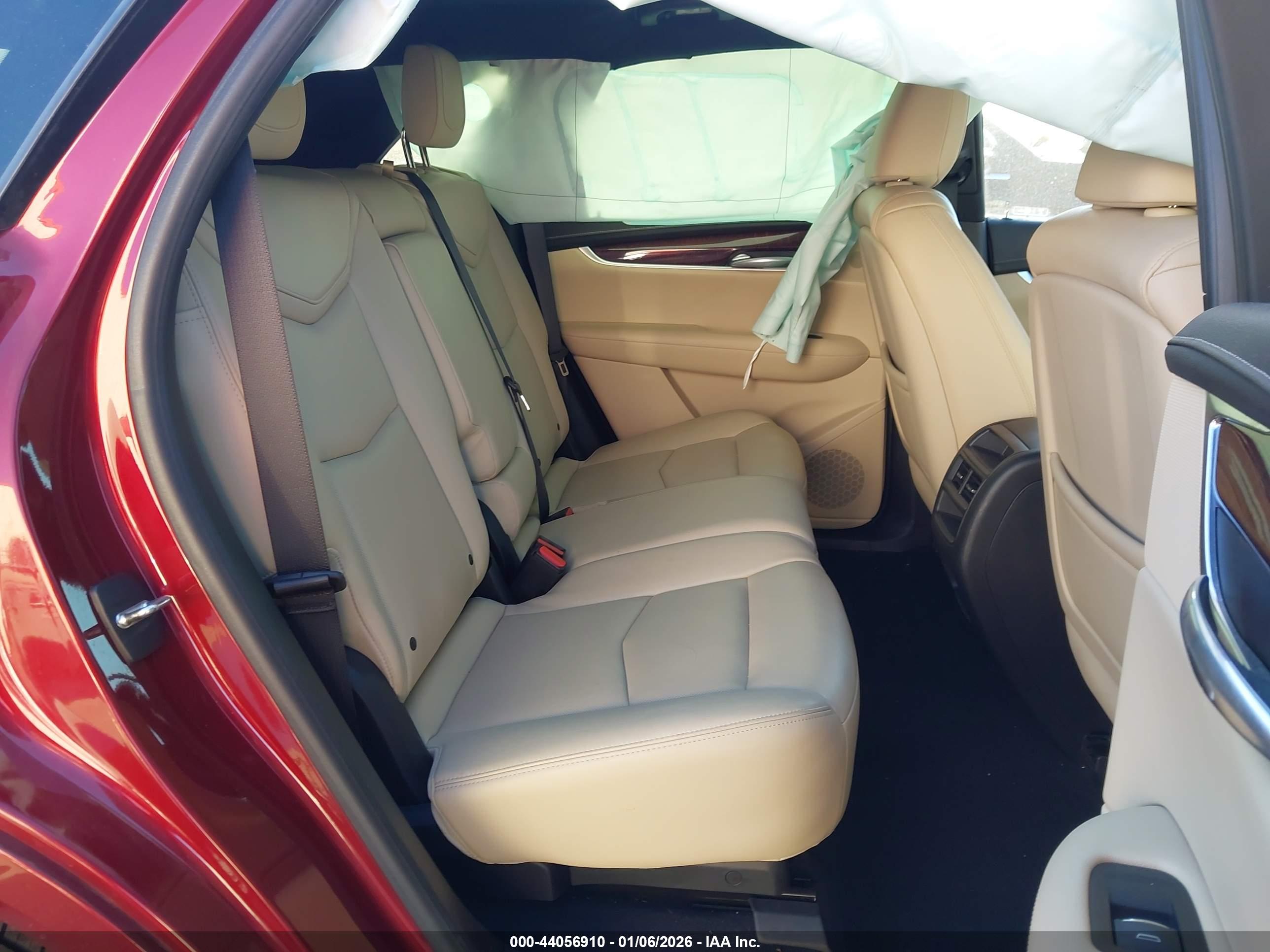 CADILLAC XT5 image 8