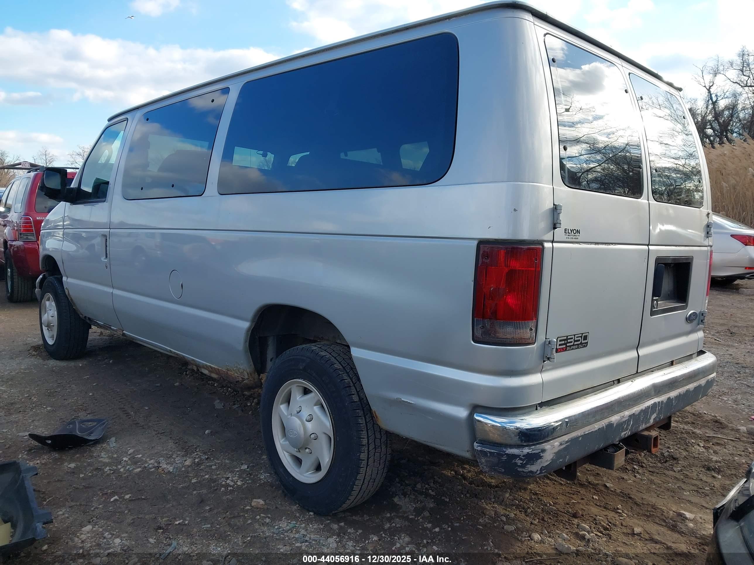 FORD E-350 image 3
