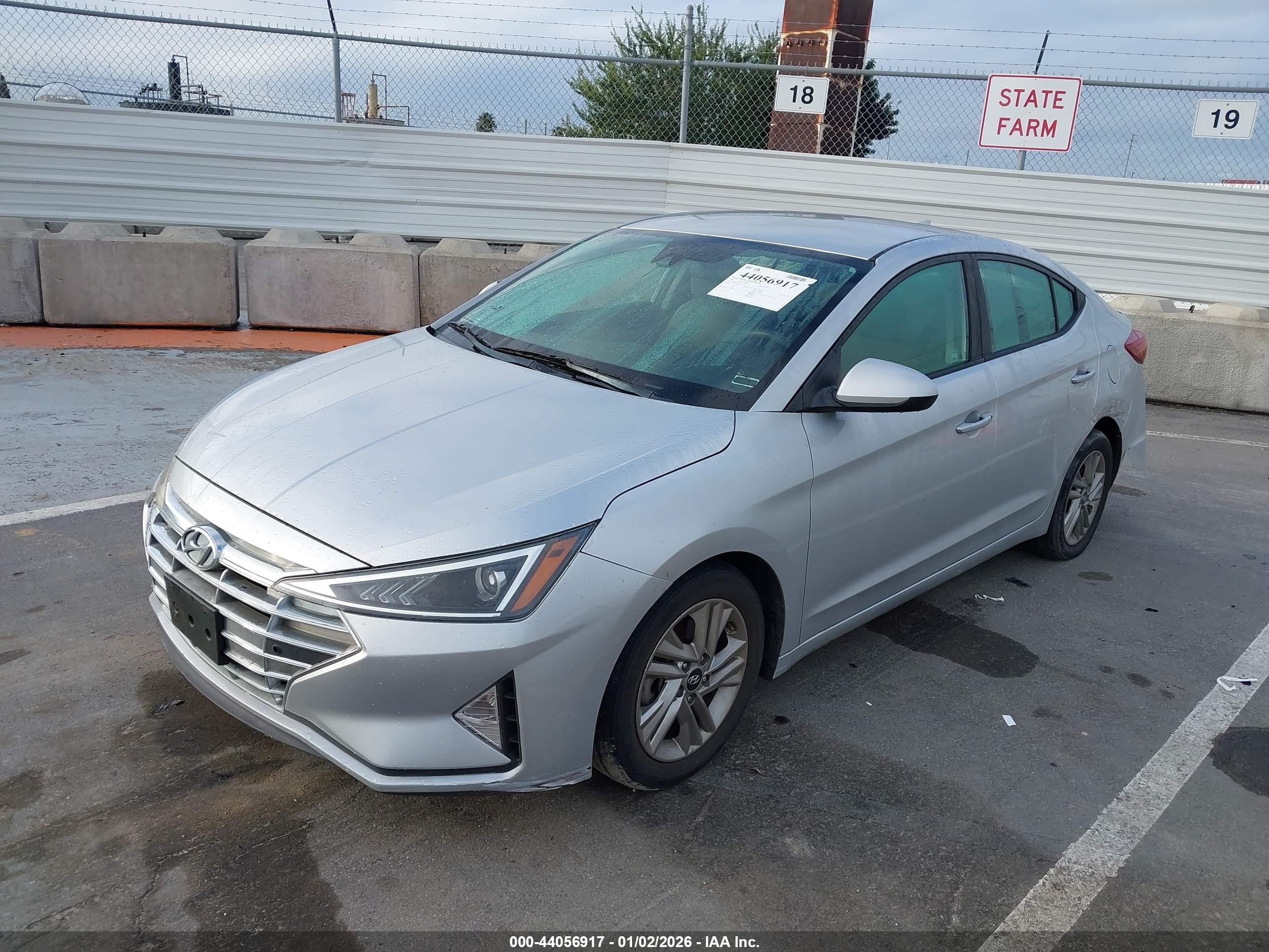 HYUNDAI ELANTRA image 2