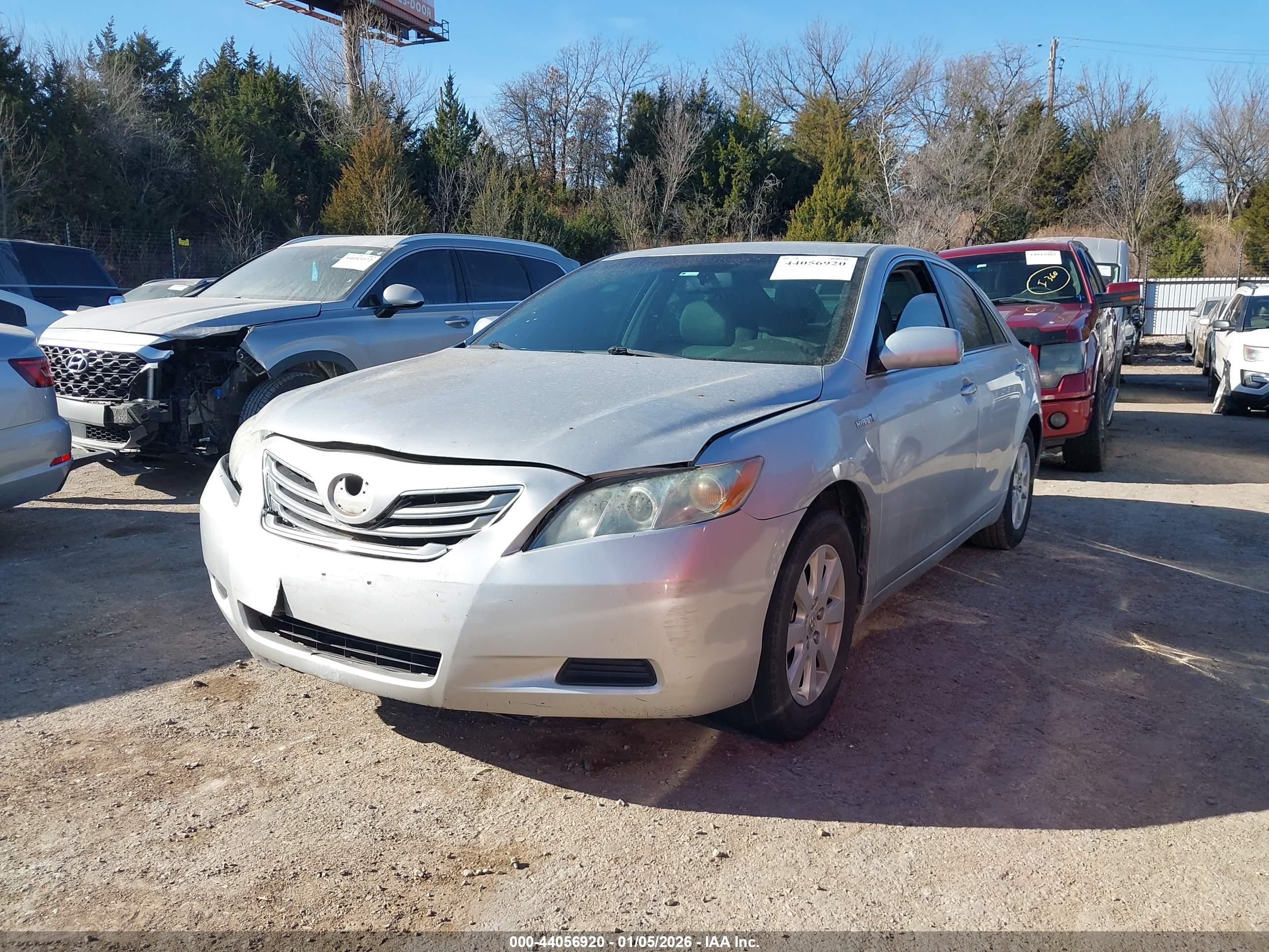 TOYOTA CAMRY image 2