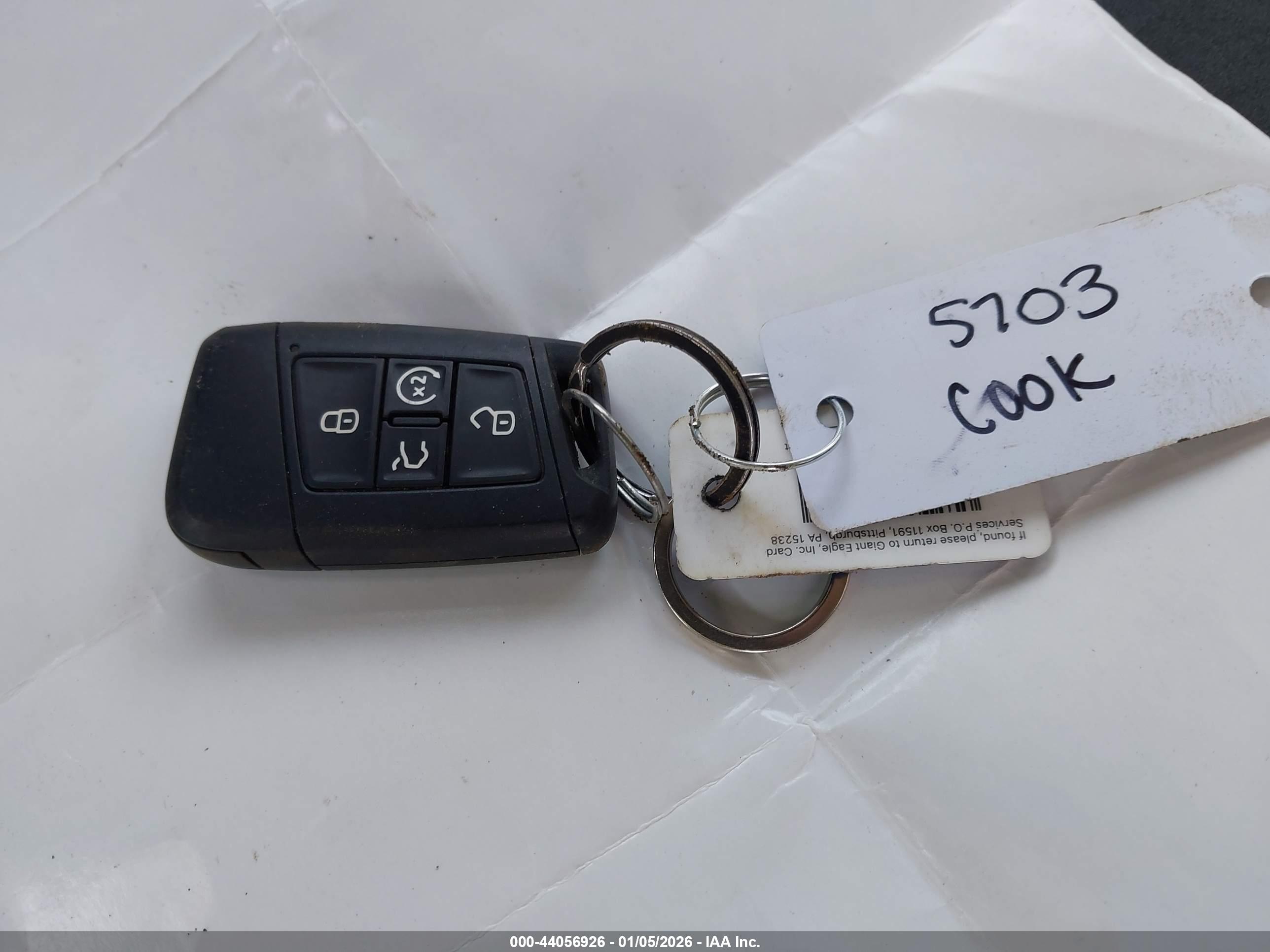 VOLKSWAGEN TAOS image 11