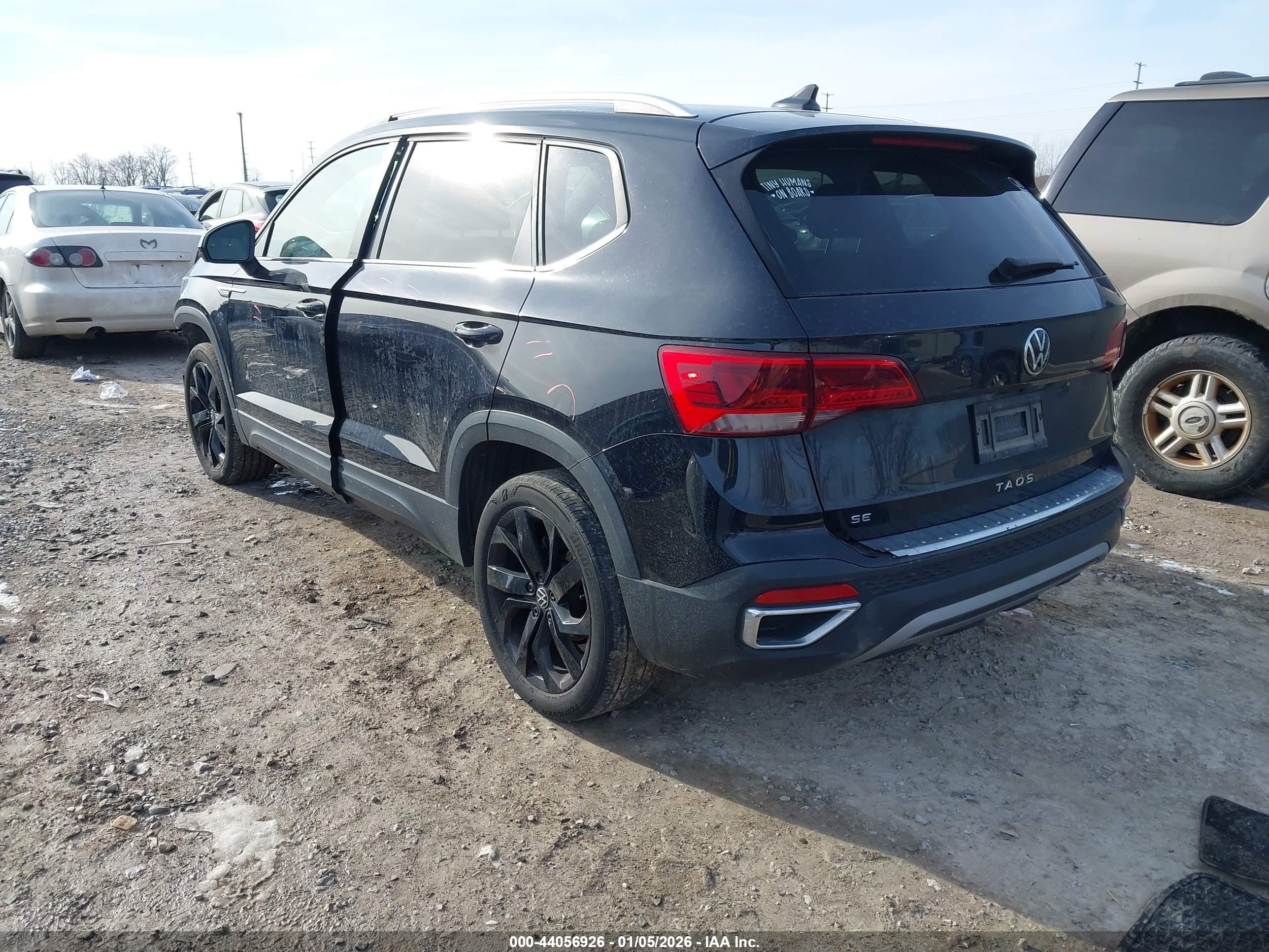 VOLKSWAGEN TAOS image 3