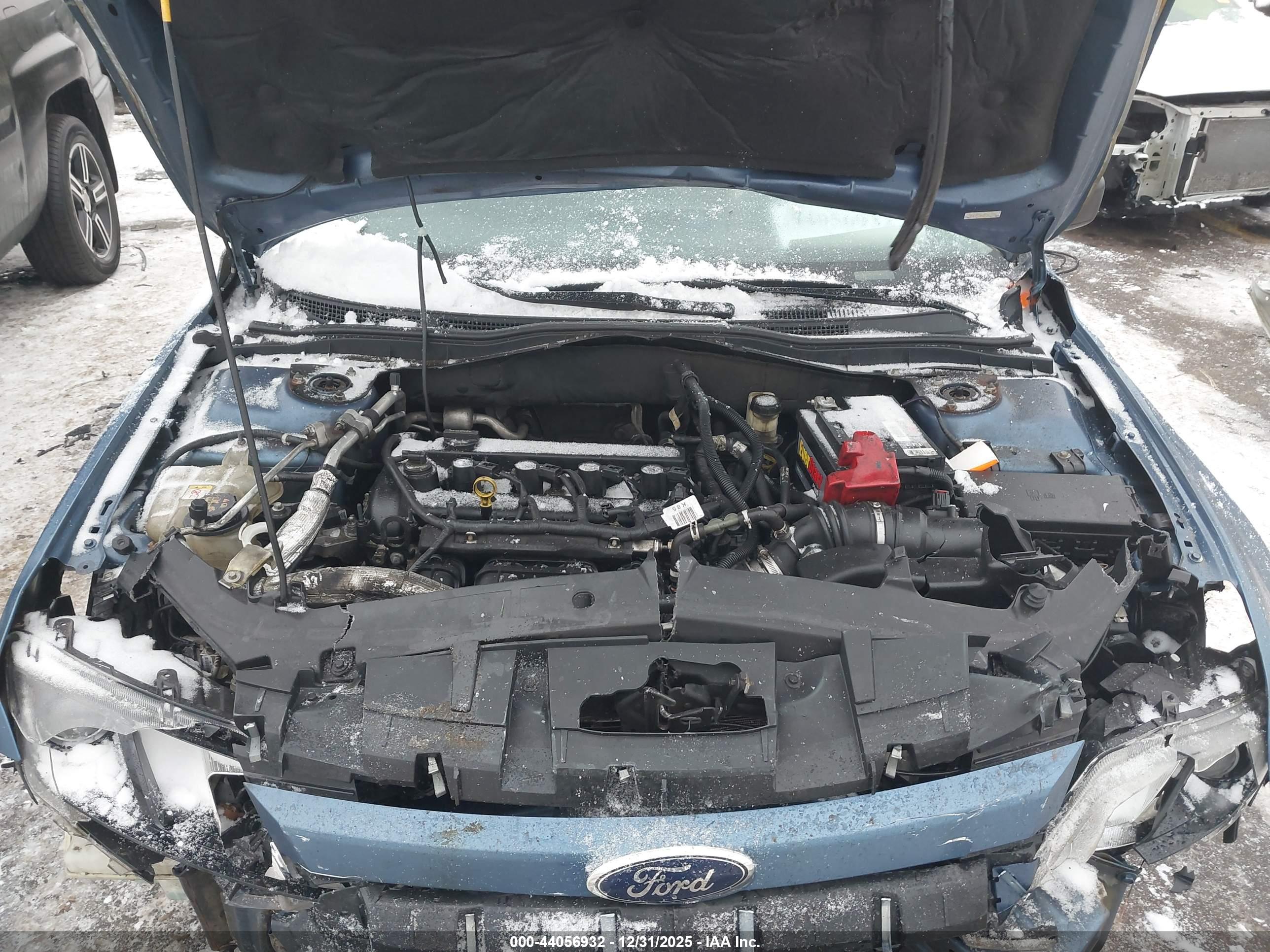 FORD FUSION image 10