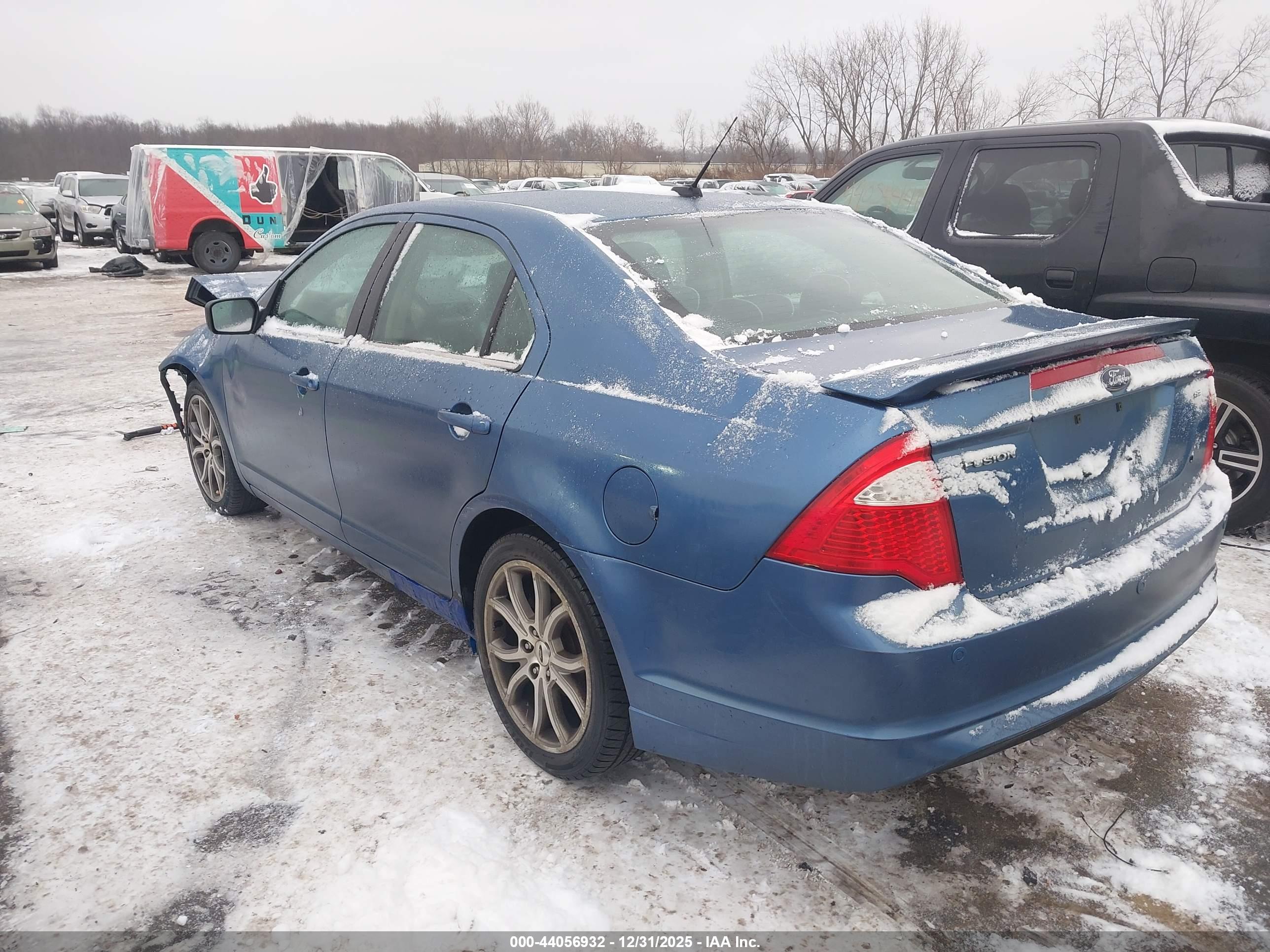 FORD FUSION image 3