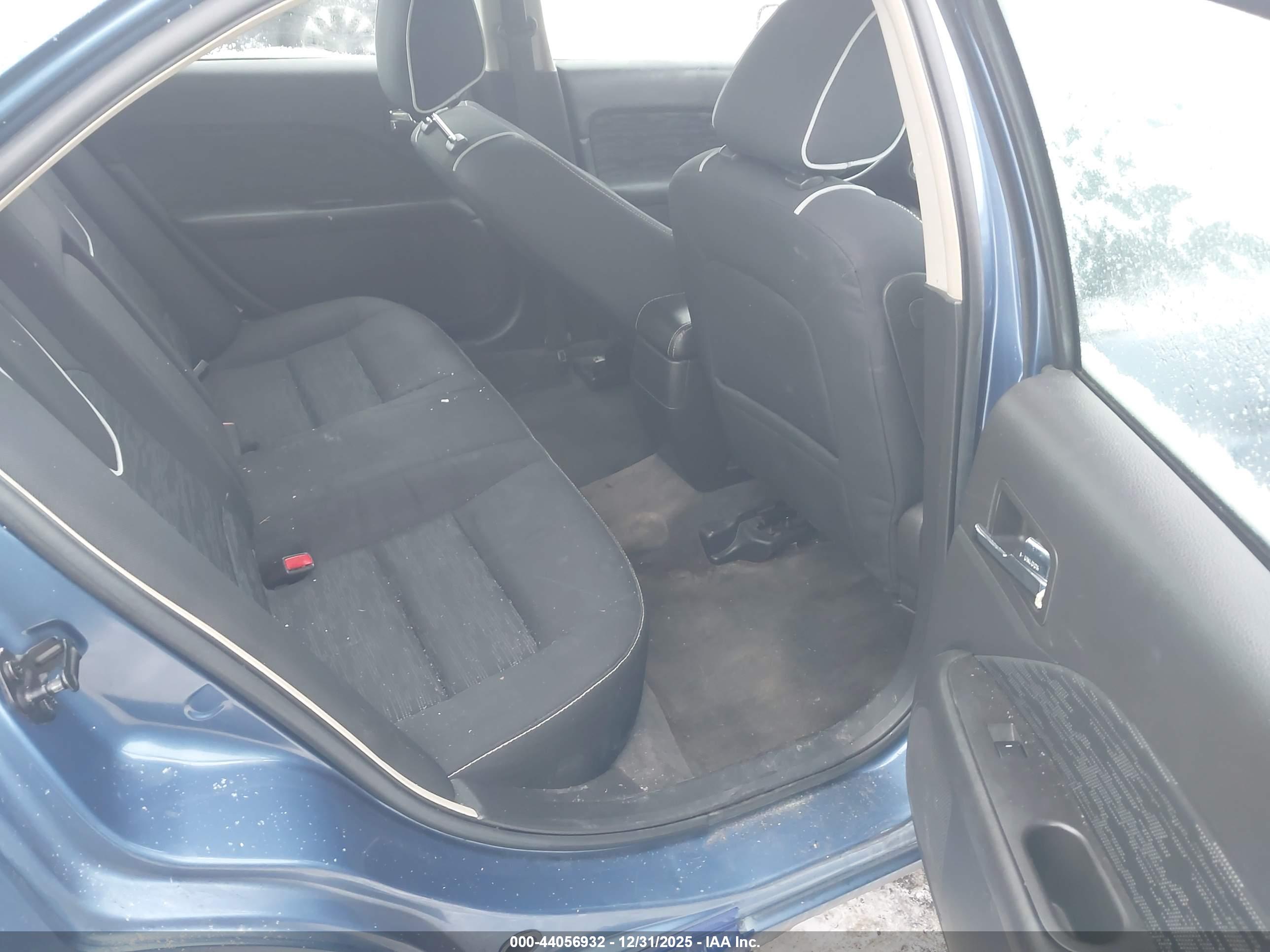 FORD FUSION image 8