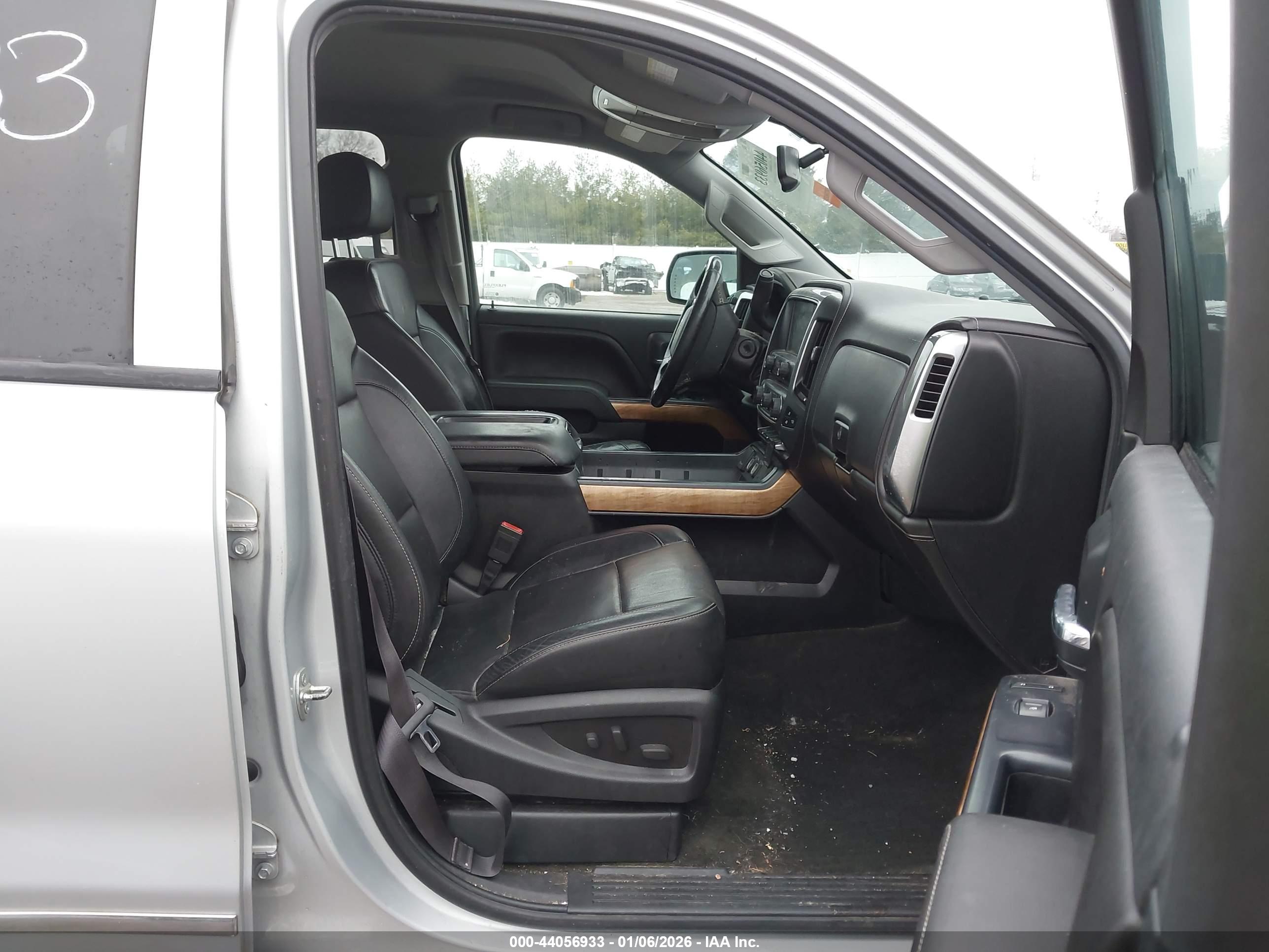CHEVROLET SILVERADO image 5