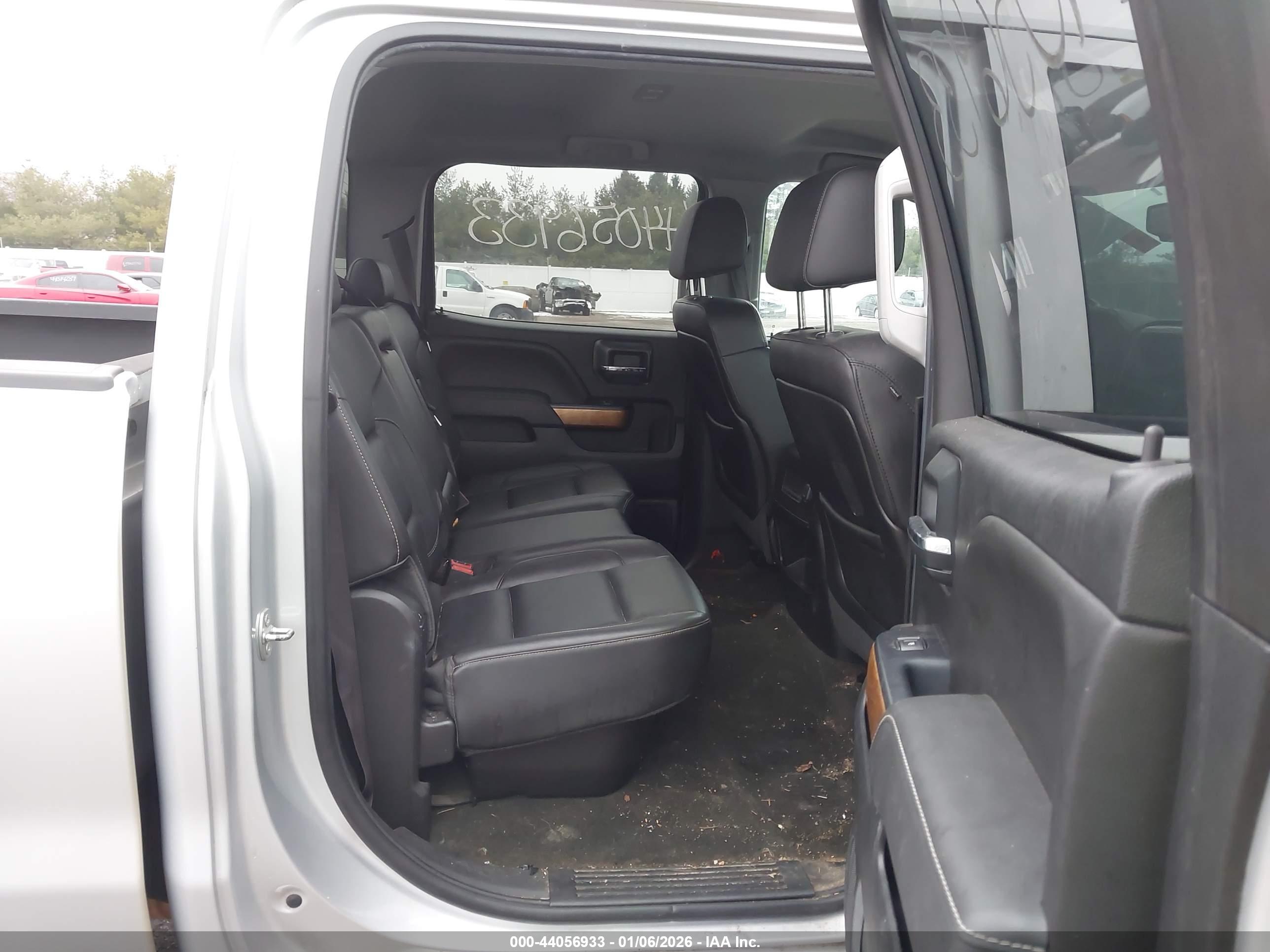 CHEVROLET SILVERADO image 8